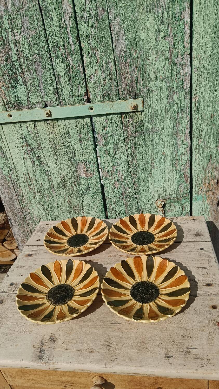 Sunflower bowls from Gien