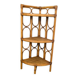Vintage rattan corner shelf – Natural elegance and airy lines