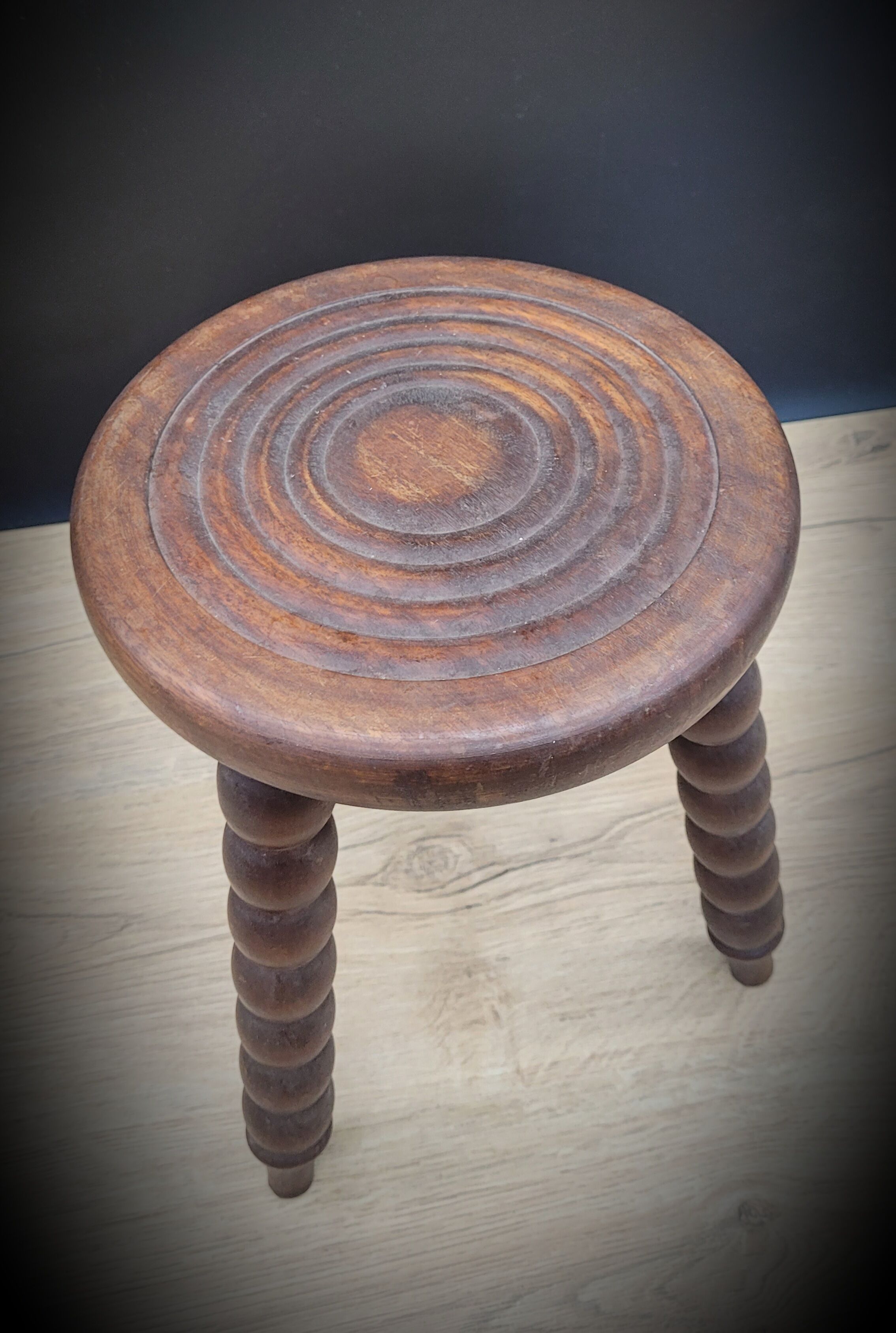 Tripod stool ball lined