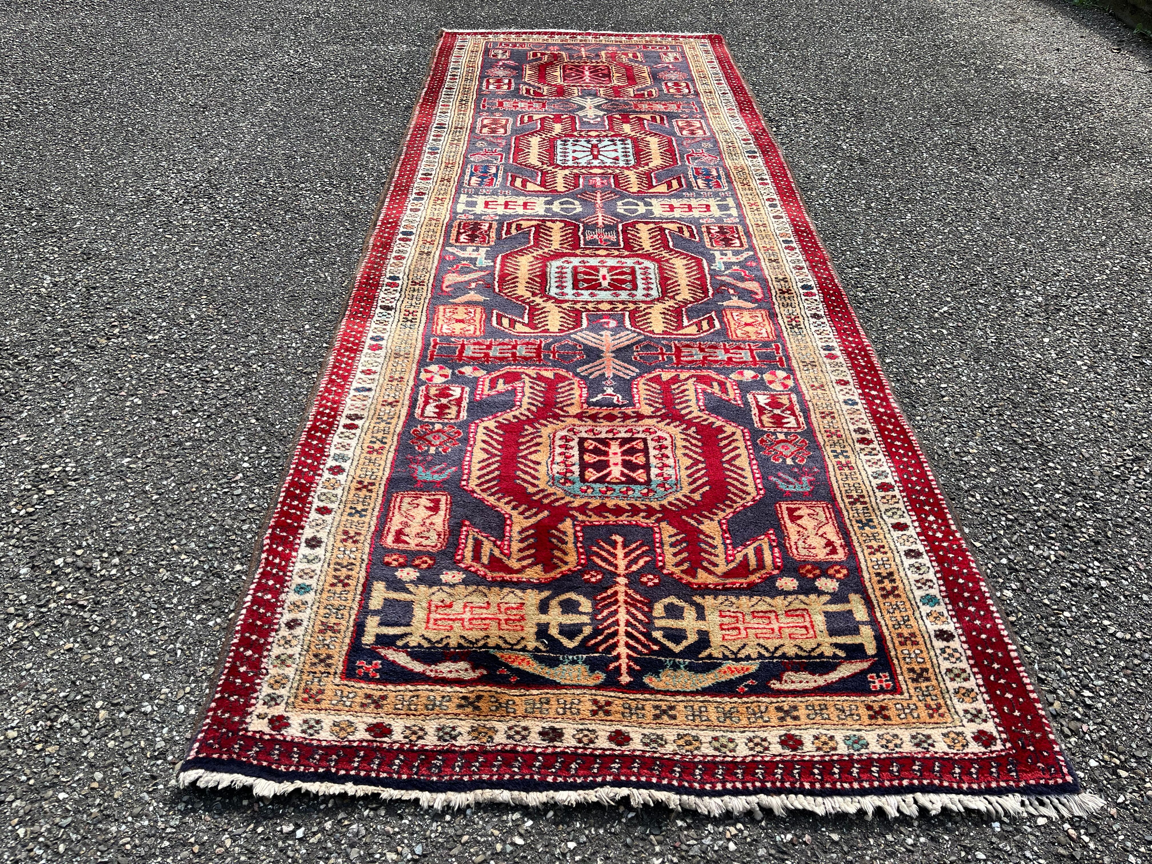 Carpet Hamadan design Kazak