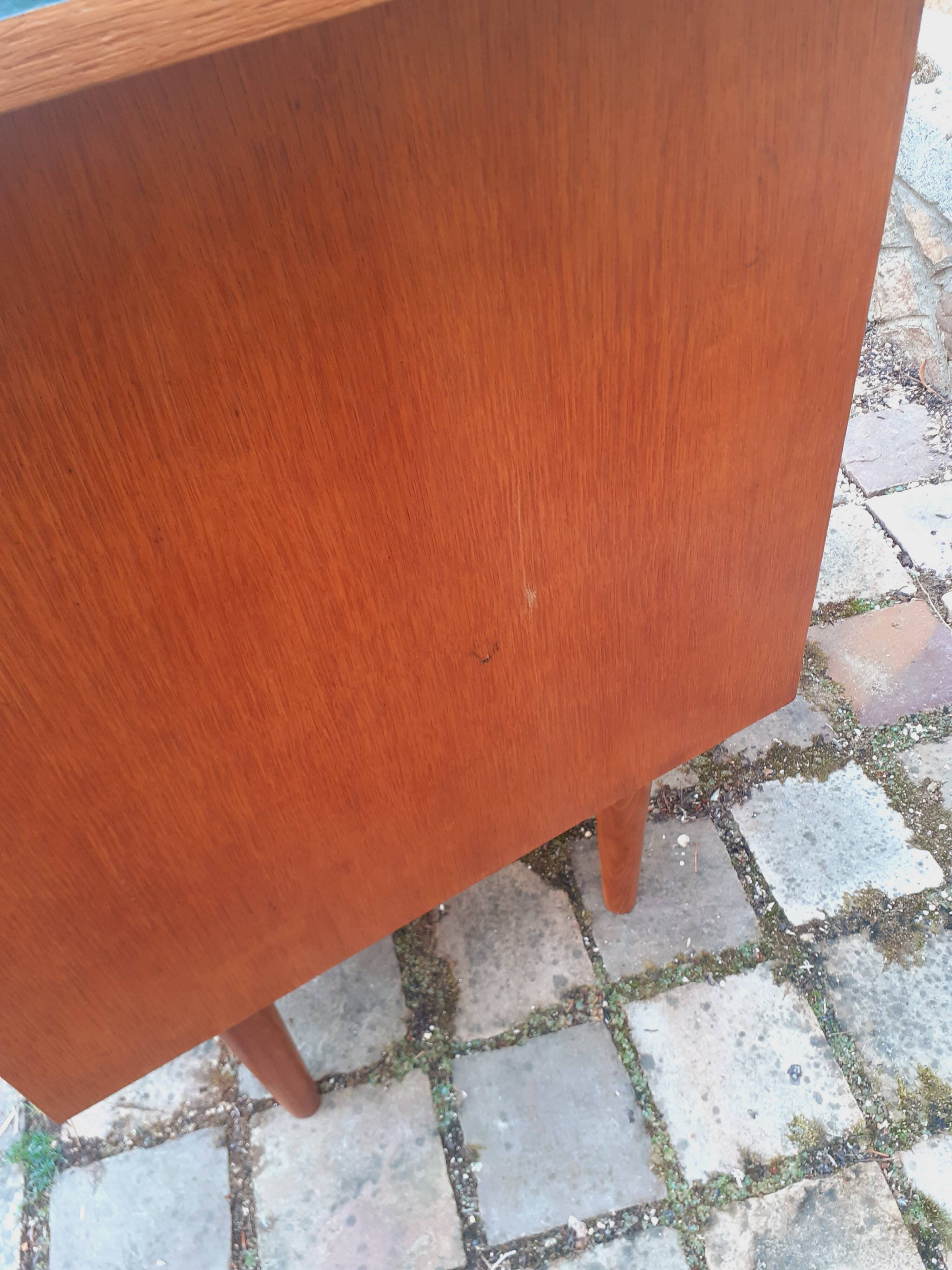 Bureau en chêne vintage année 70 Roumanie.