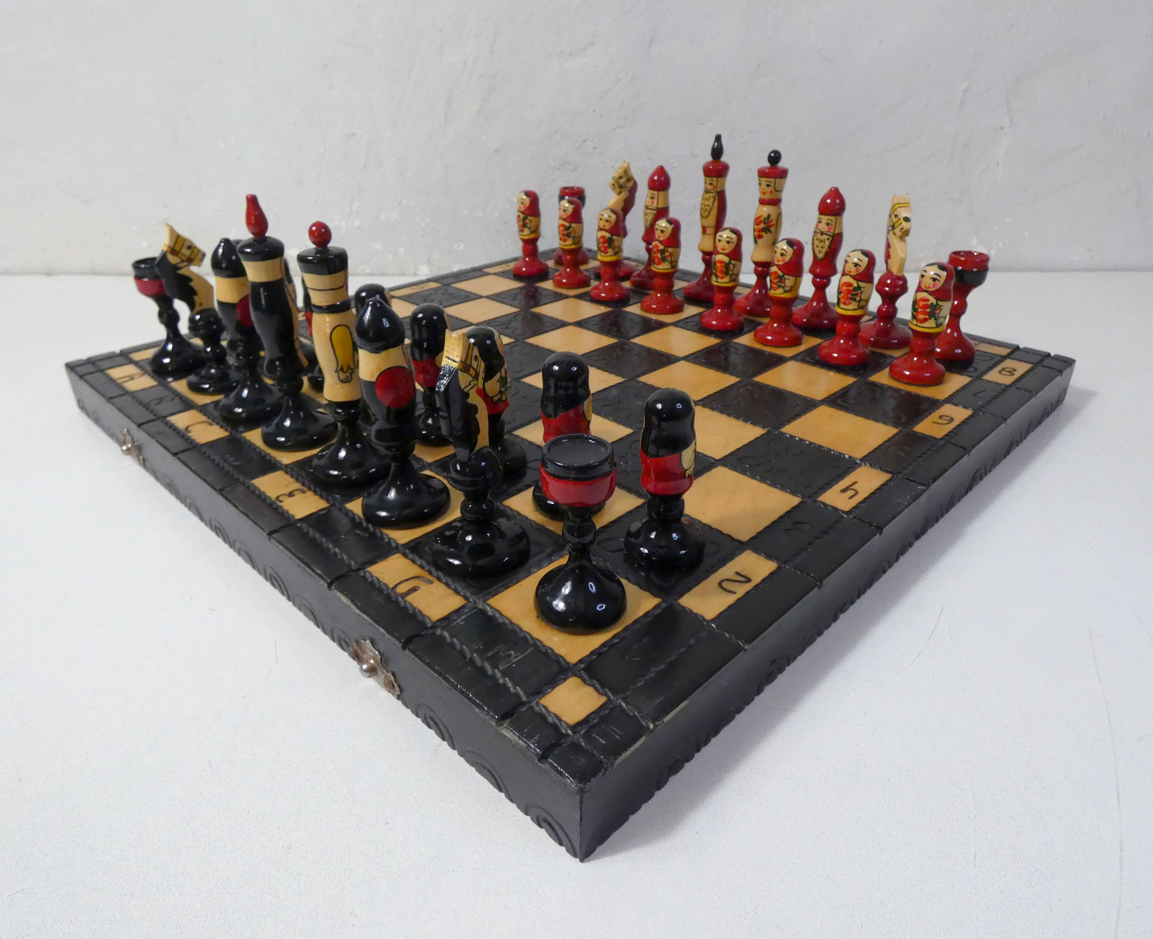 Khokhloma chess game