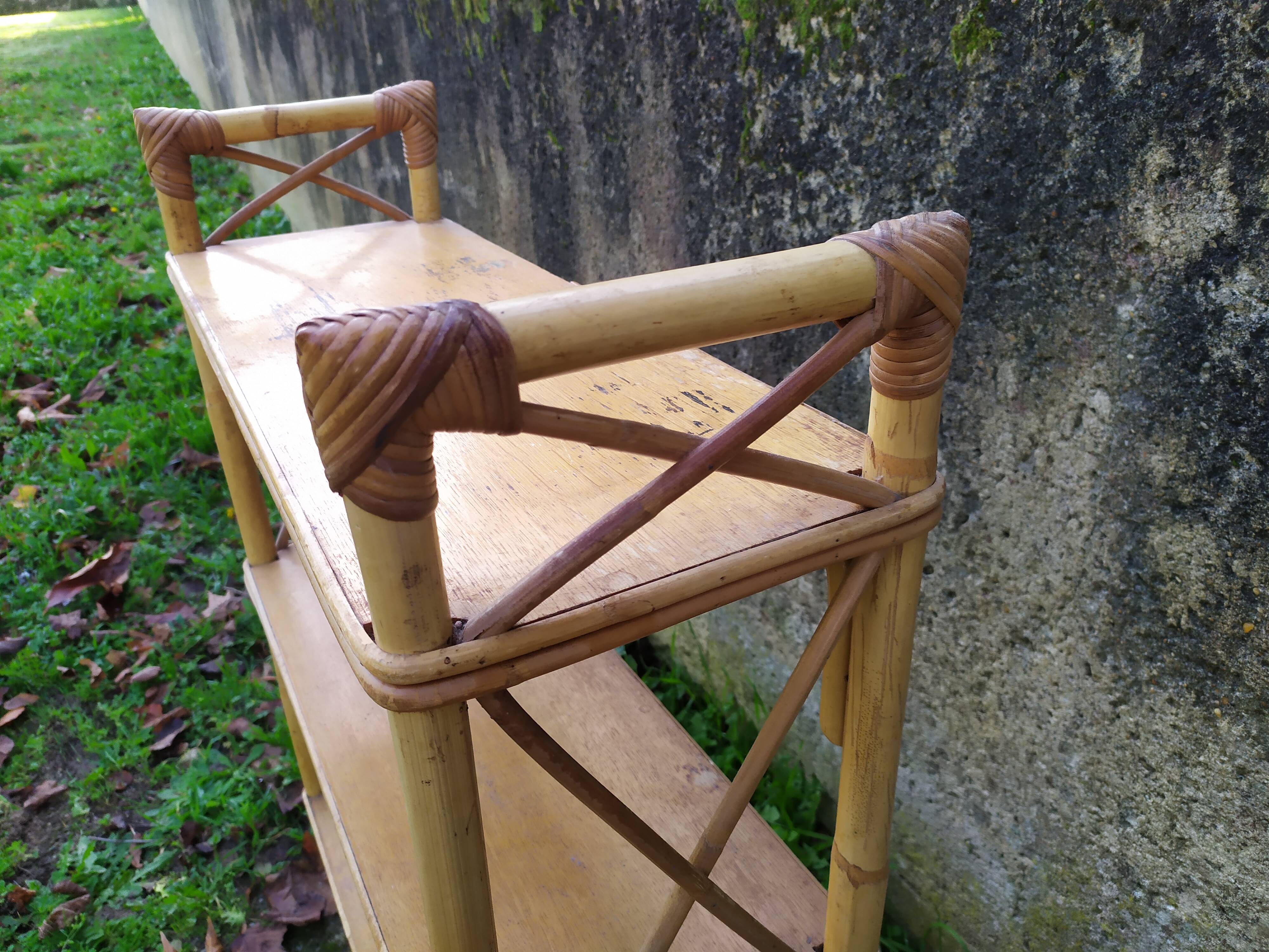 Étagère bambou et rotin années 50-60