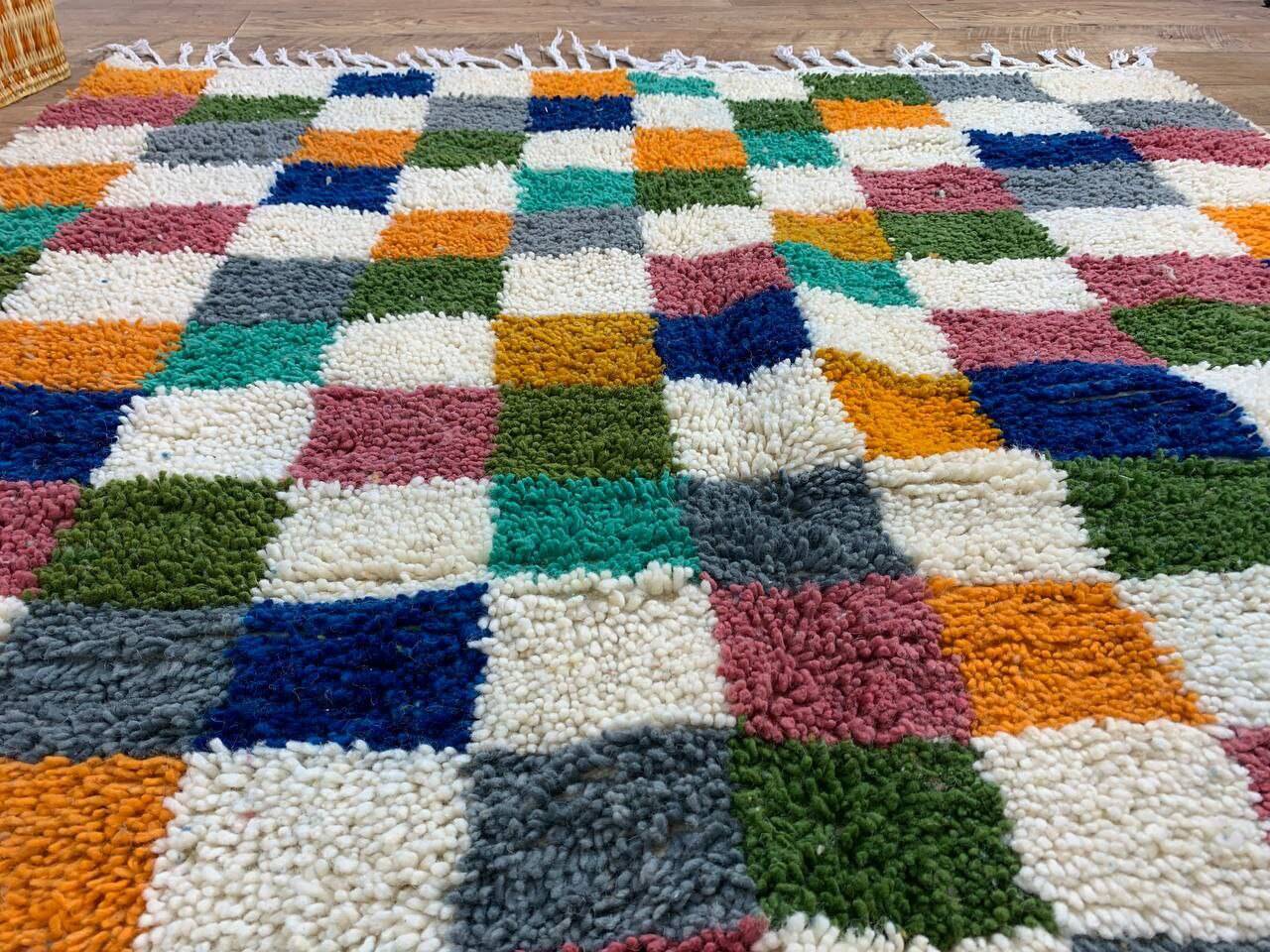 Handcrafted moroccan berber rug 213 x 160 cm