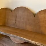 Cloud-shaped shelf made of solid wood
