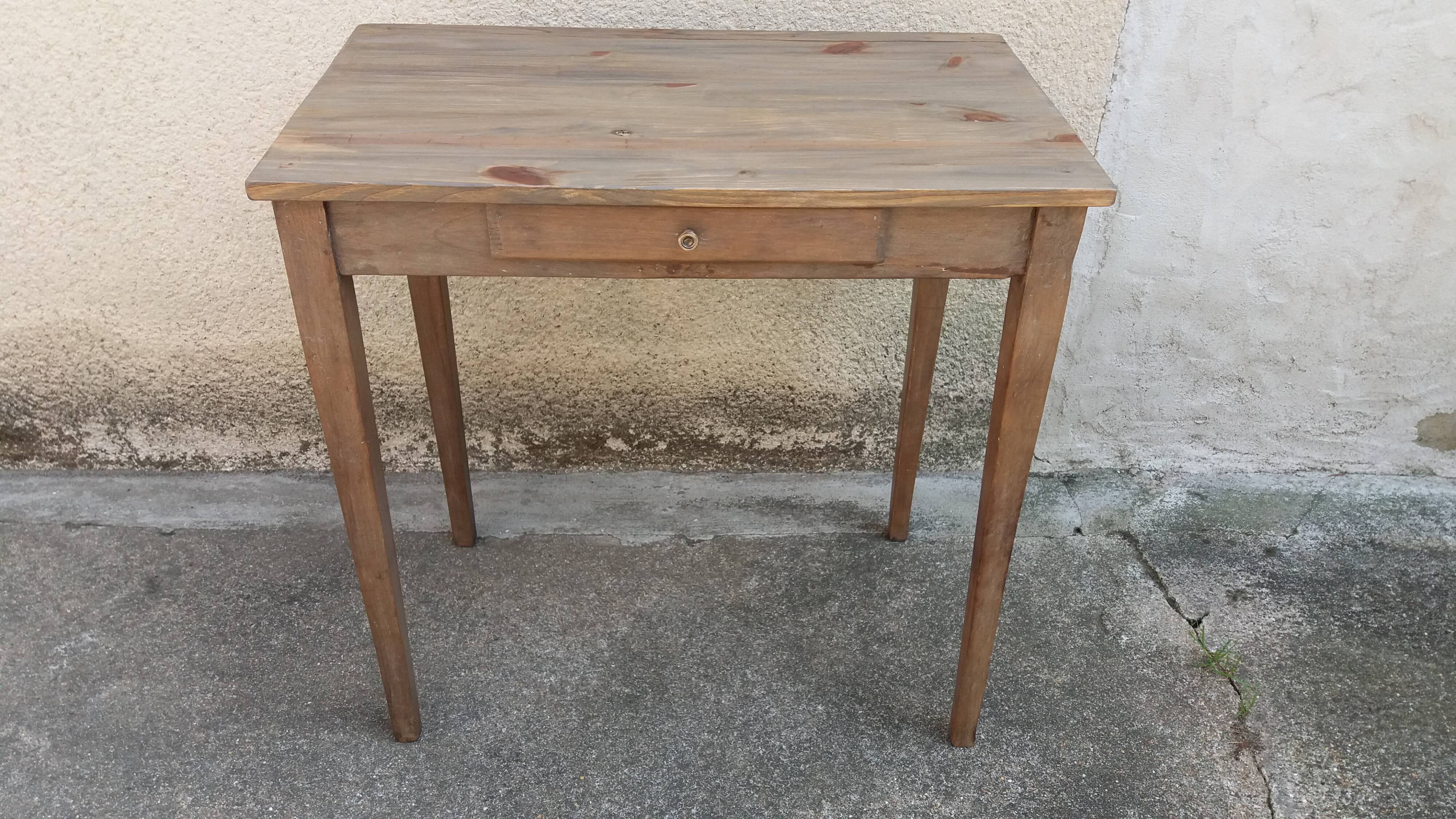 Table rustique d'appoint