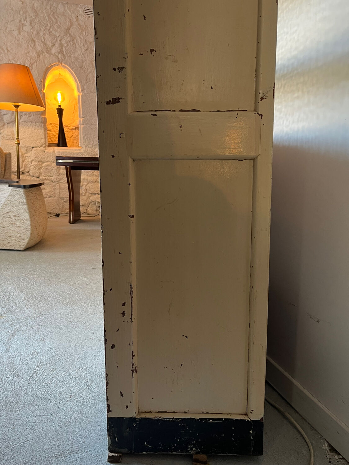 Display cabinet for shop