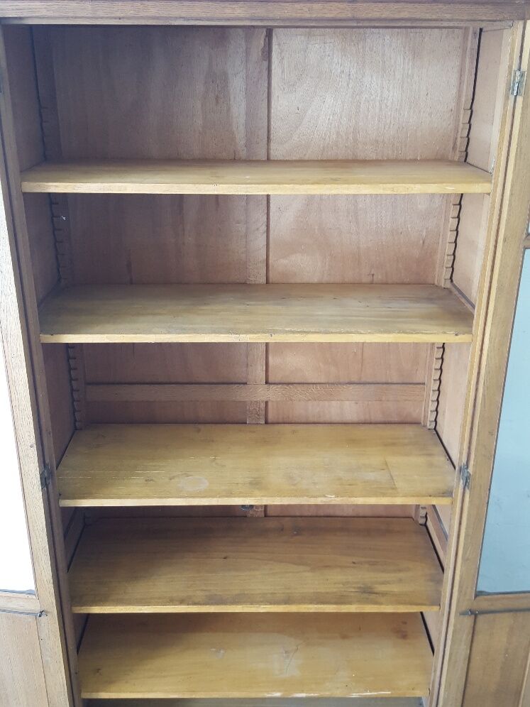 Showcase cabinet