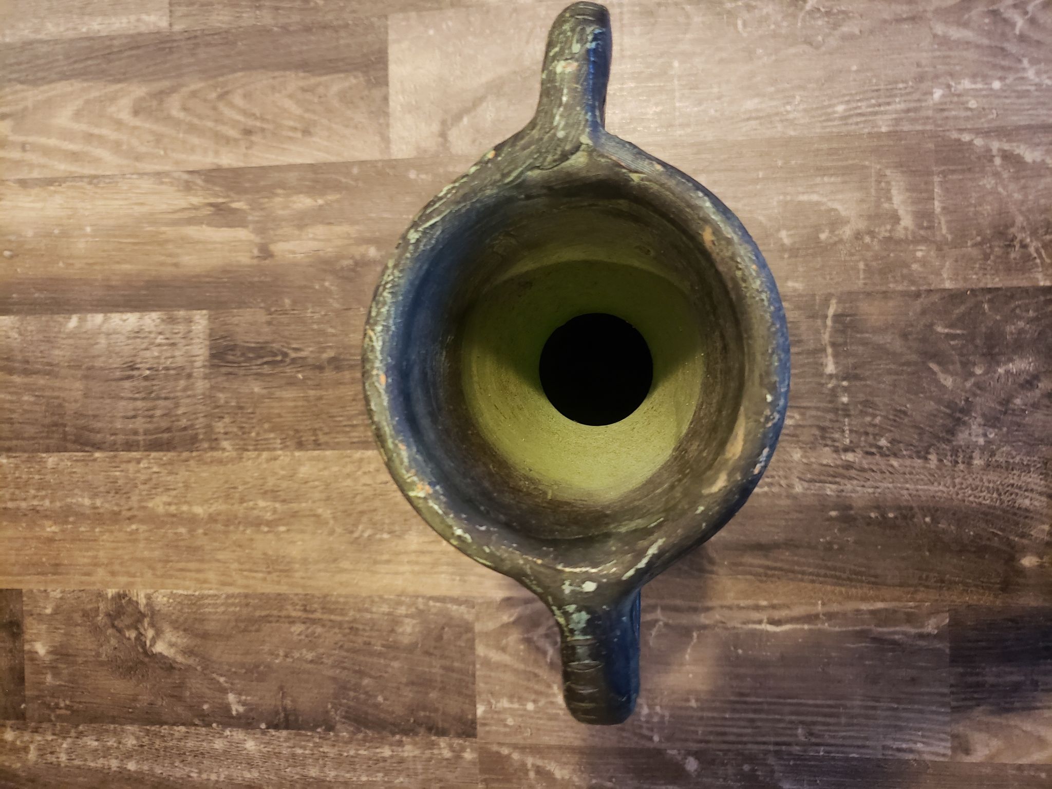 Jarre en terre cuite couleur vert avec 2 anses