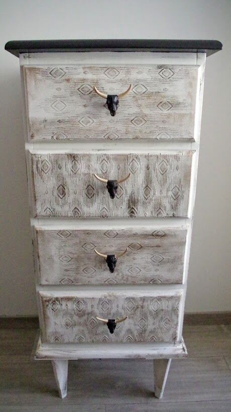 Chest of drawers