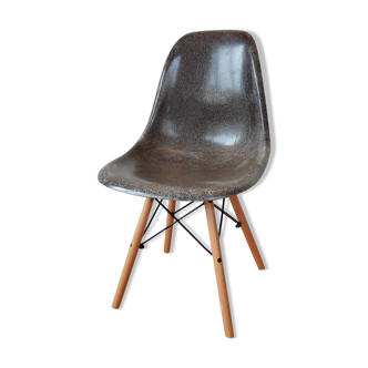 Eames DSW chair for Herman Miller