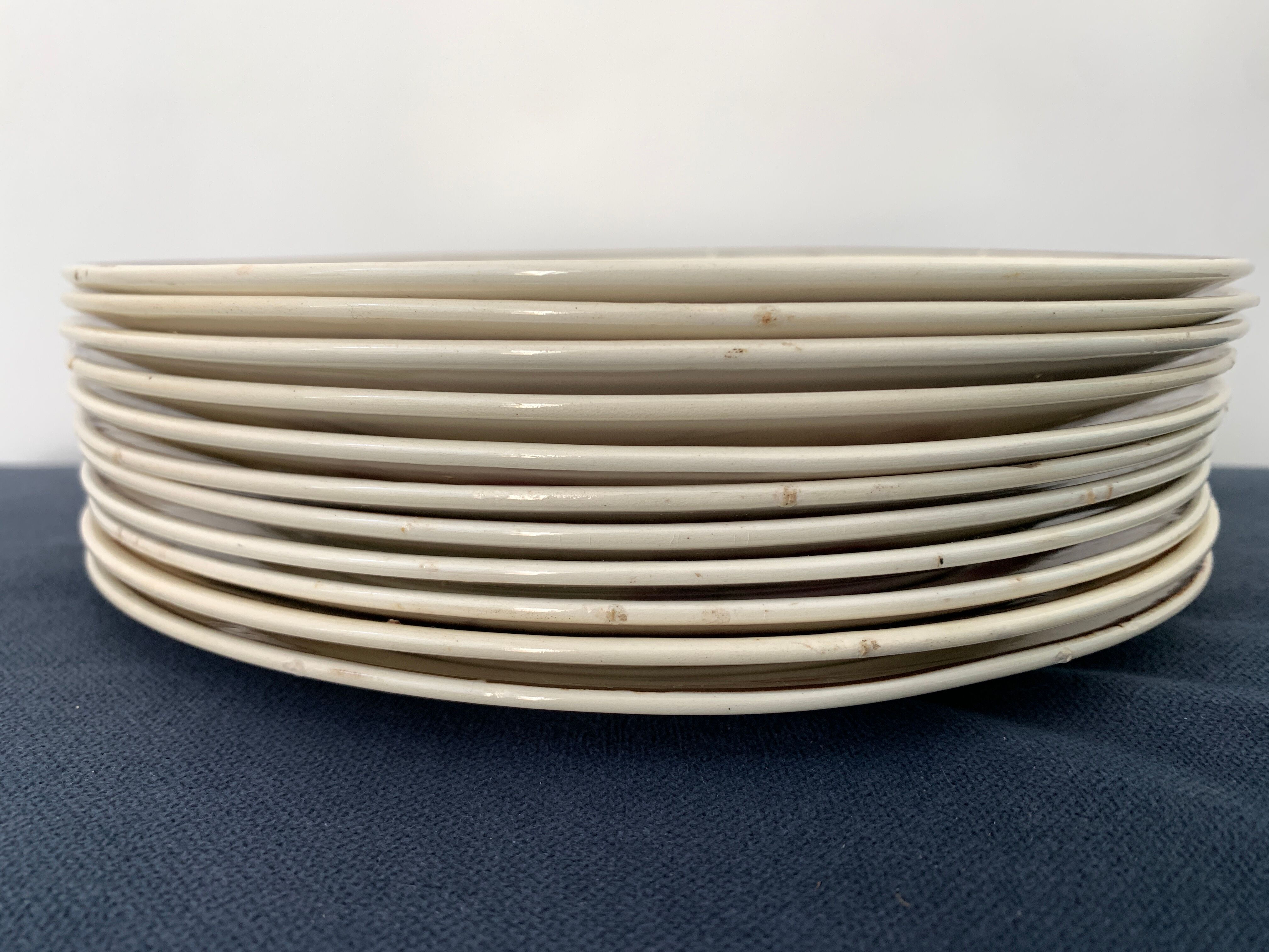 11 dessert plates Saint Amand Terre de Fer, 1930