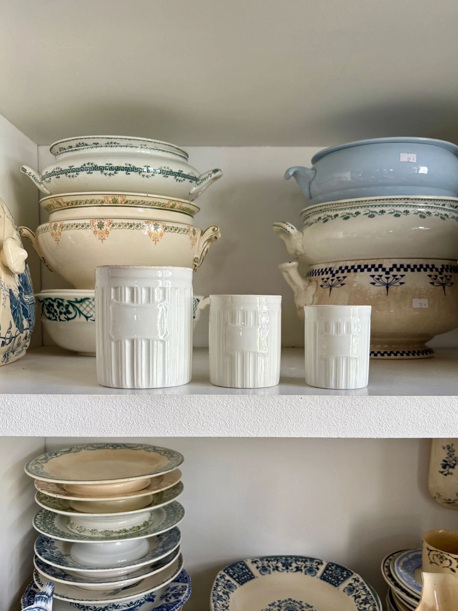 3 white porcelain aluminate pots from Limoges
