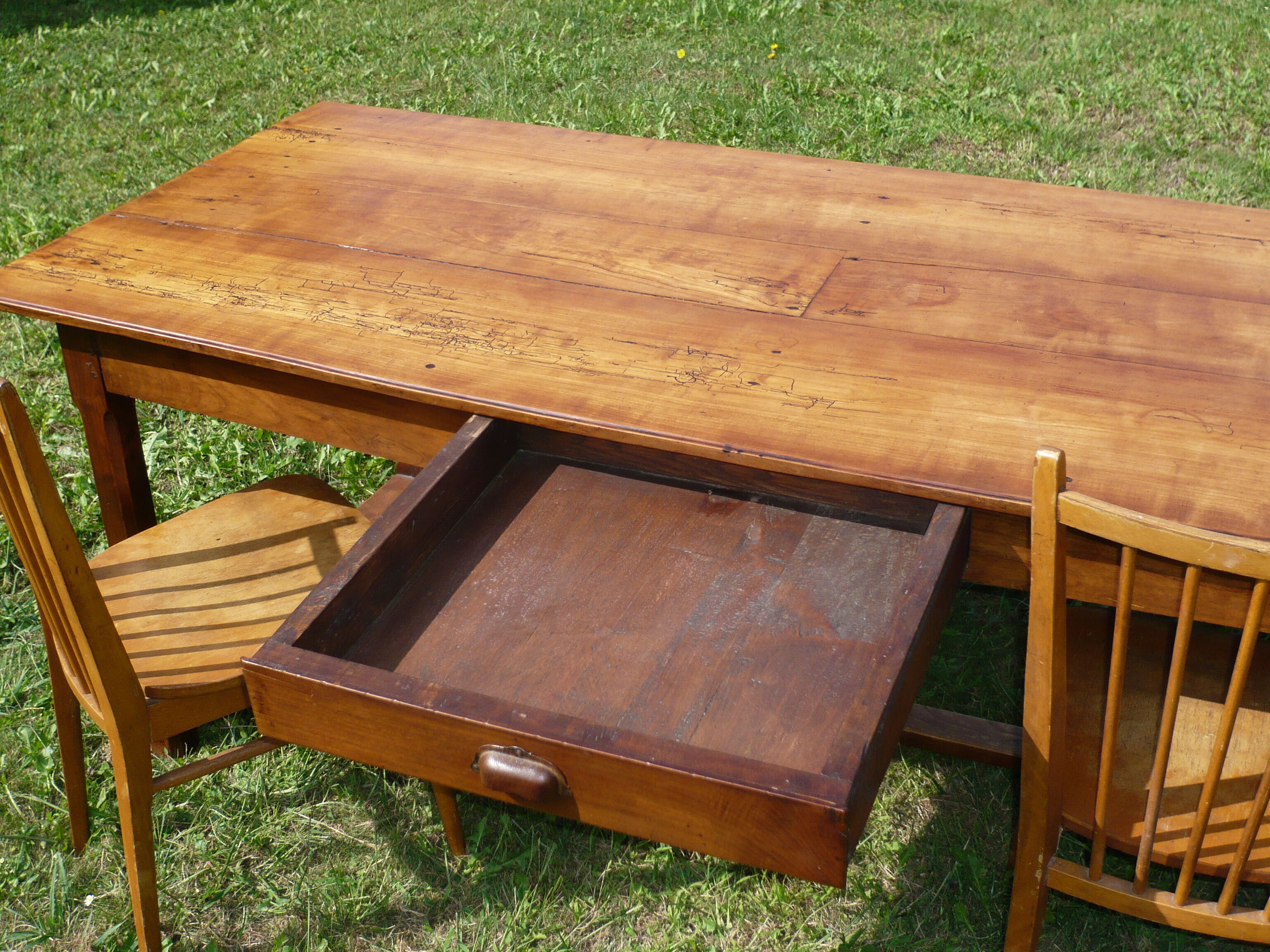 Farm table