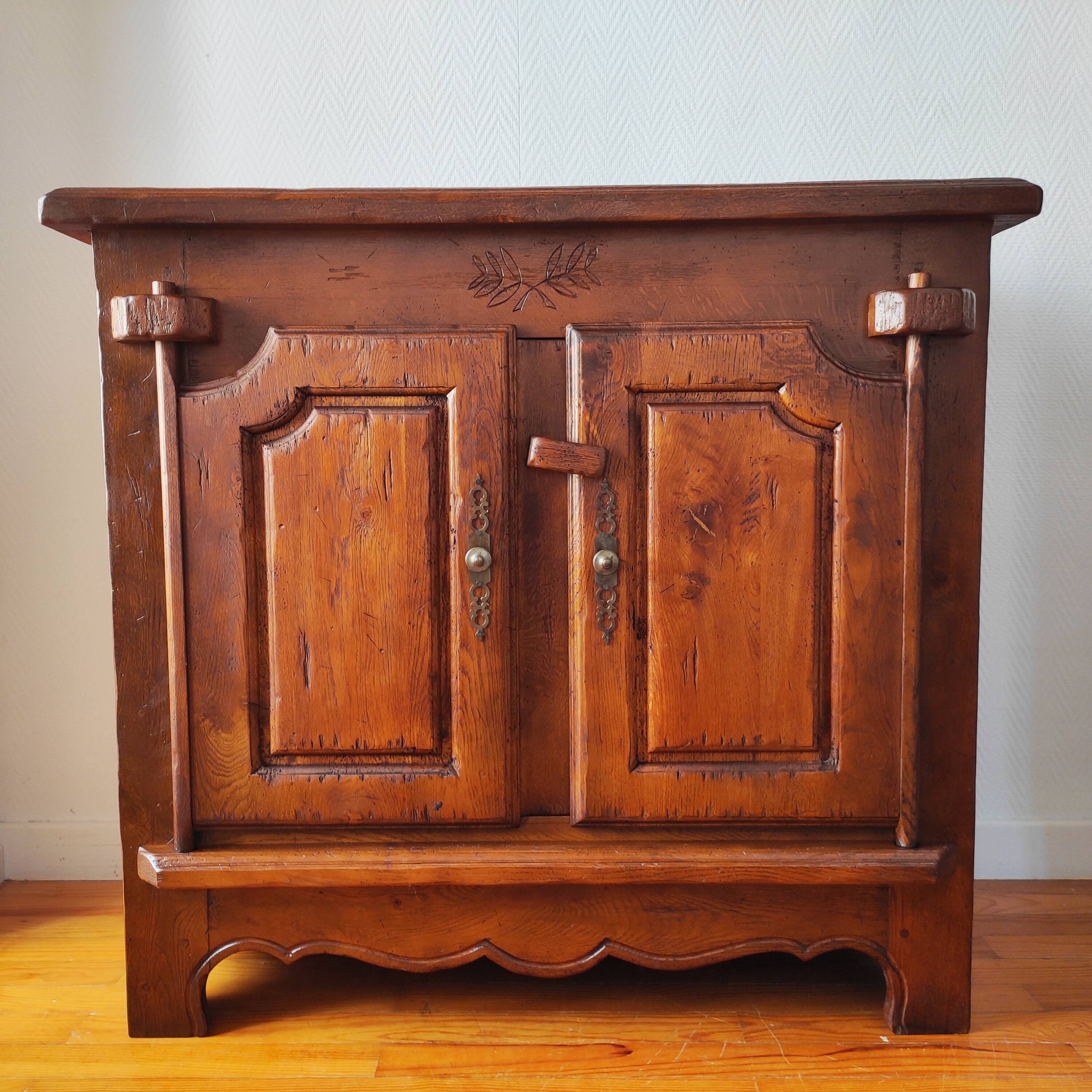 Brutalist buffet French work in solid oak – 1970s