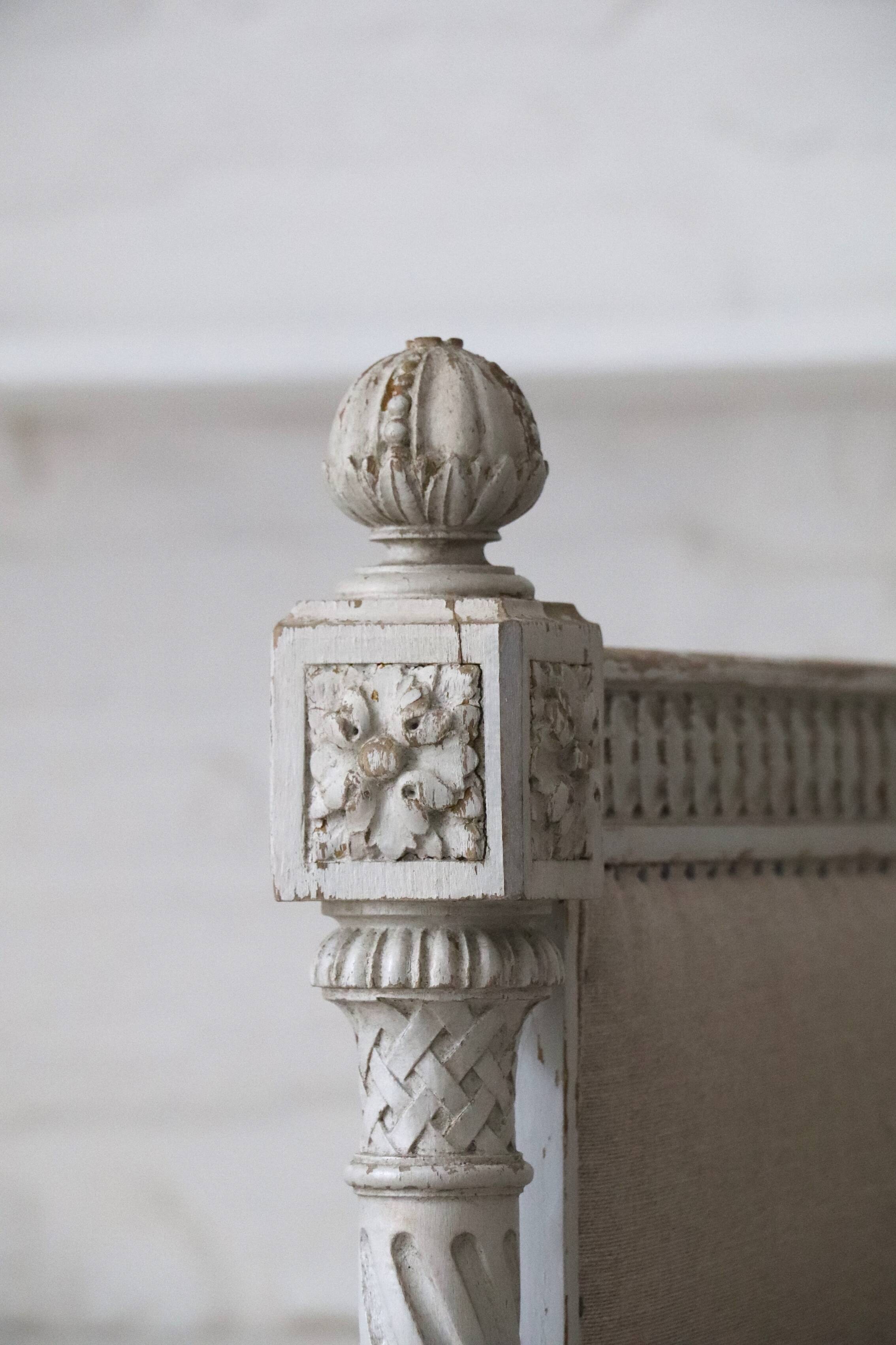 Resting bed - Louis XVI style bench reupholstered in linen