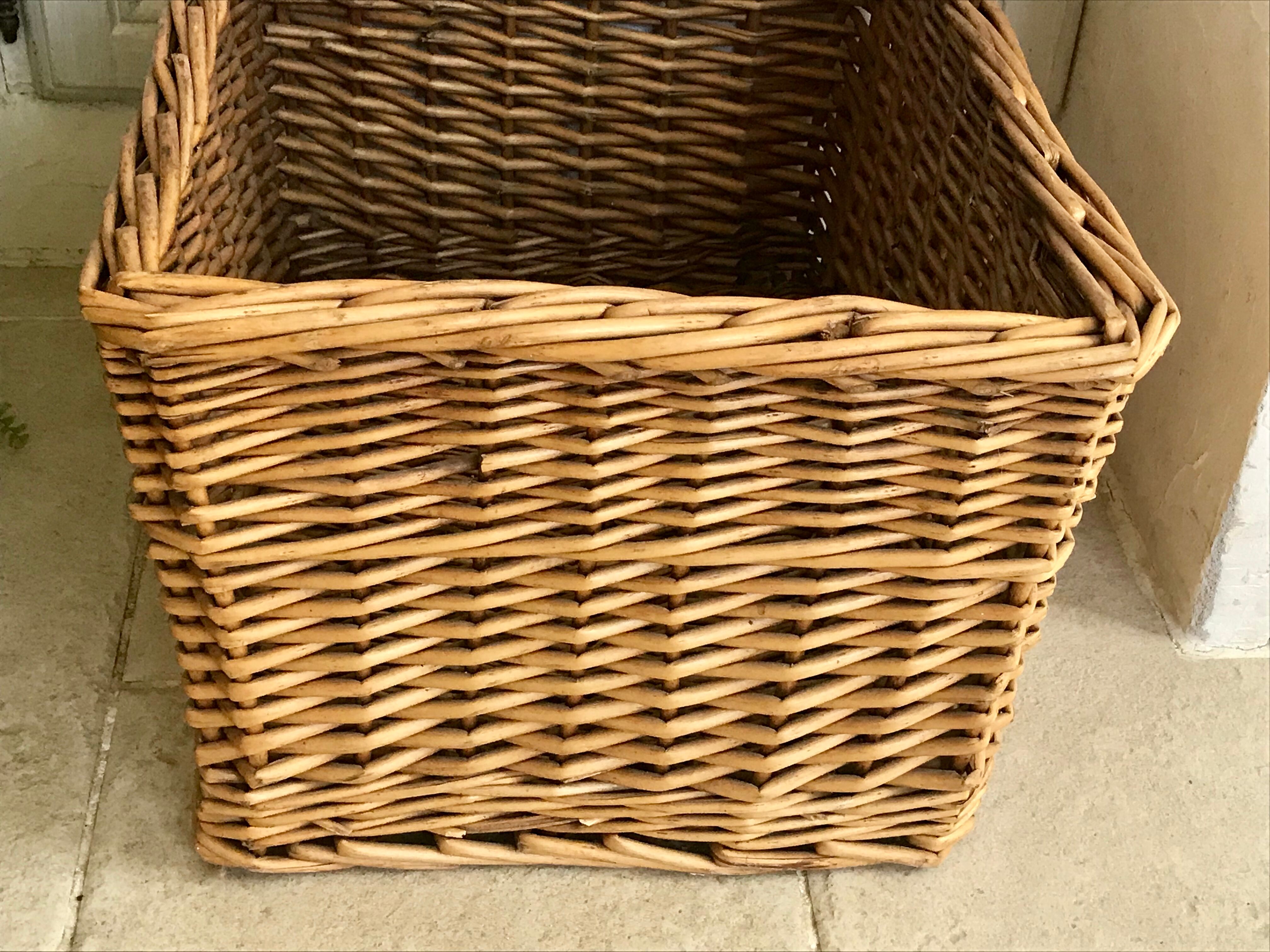 Wicker pan