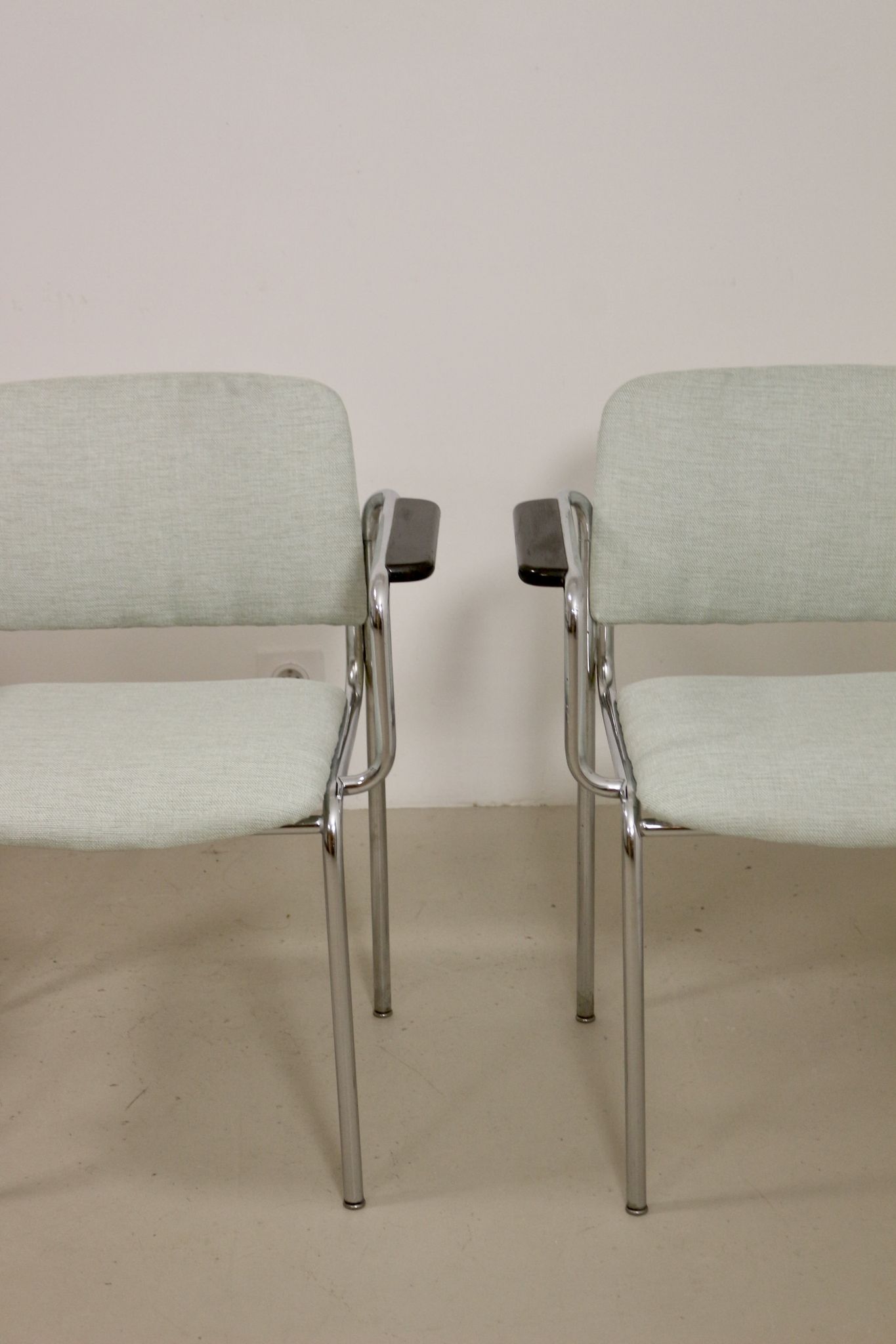 Set de 3 de chaises tubulaires en acier chromé, datant de 1970.Ref Amanda