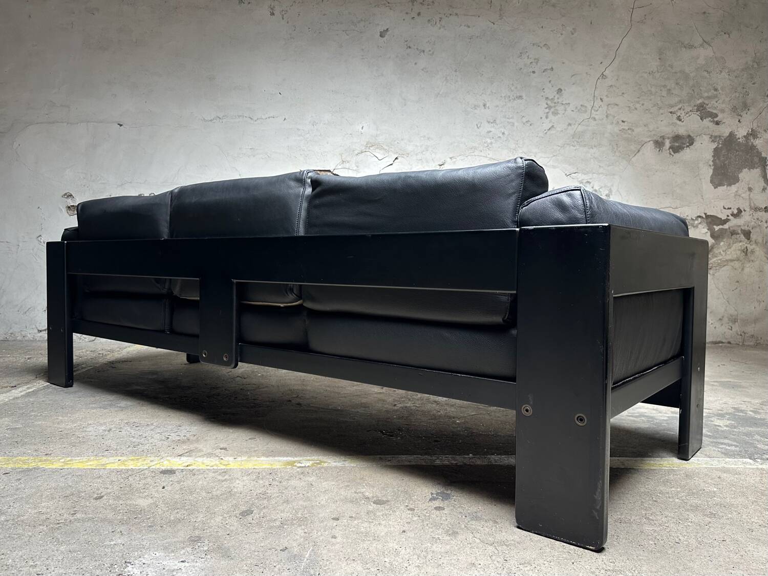 Bastiano Sofa by Tobia Scarpa for Knoll – Black Leather