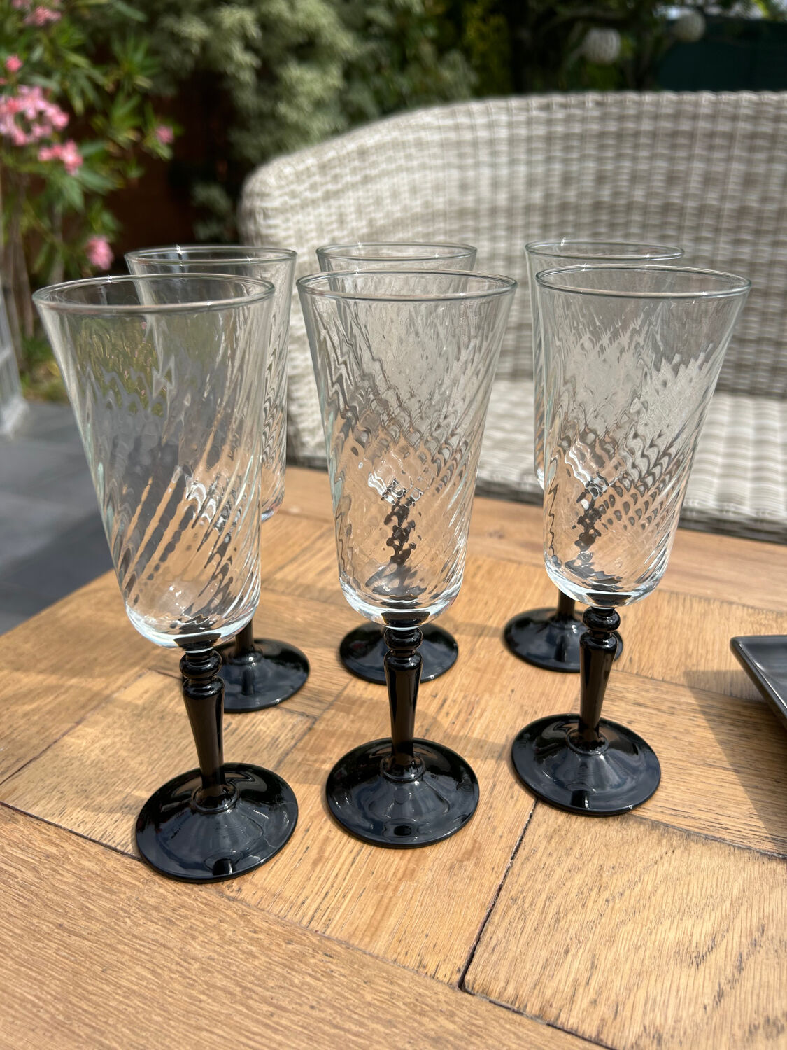 6 twisted champagne flutes and black foot