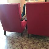 Deux fauteuils rouges