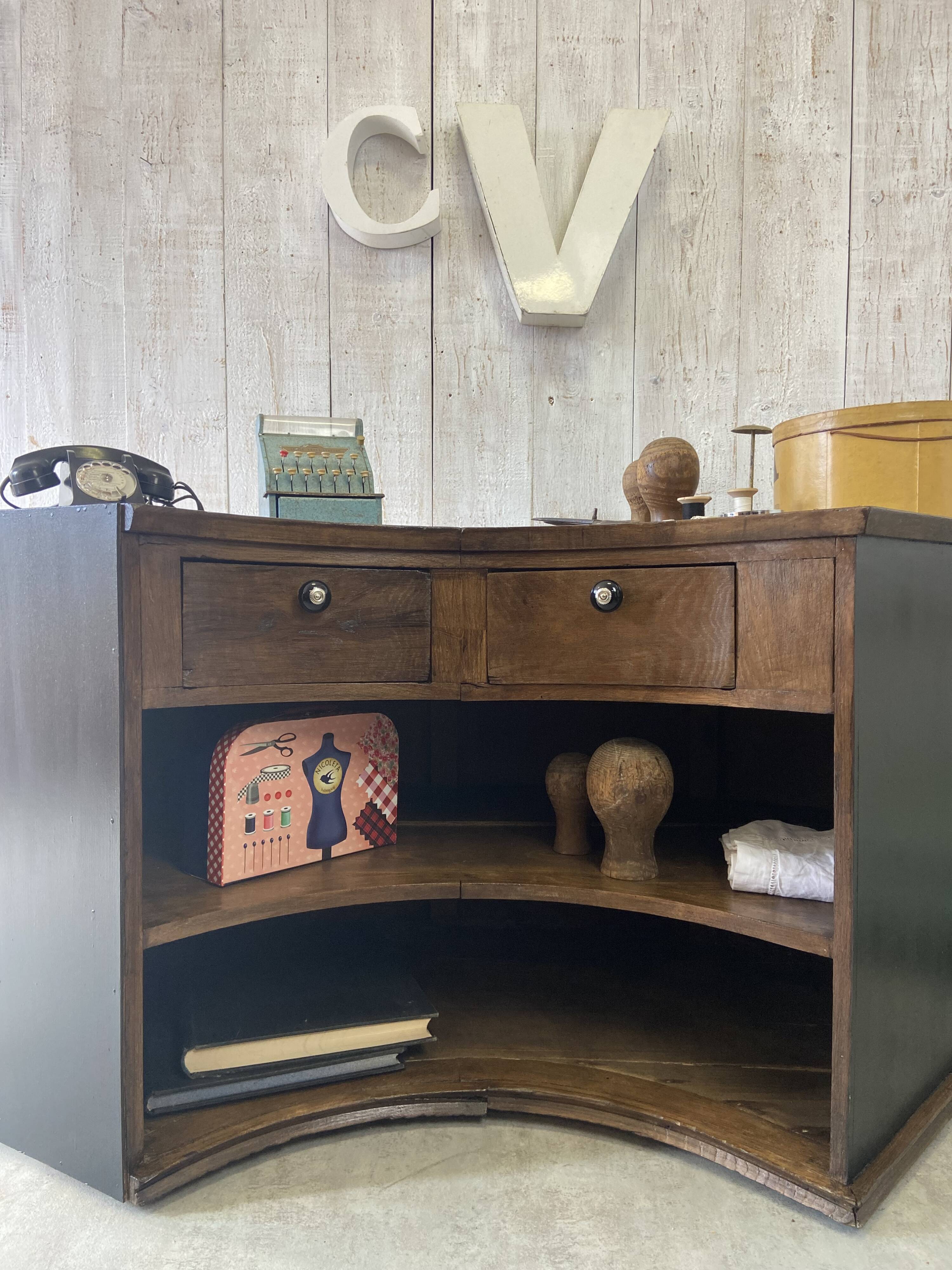 Ancien comptoir de mercerie