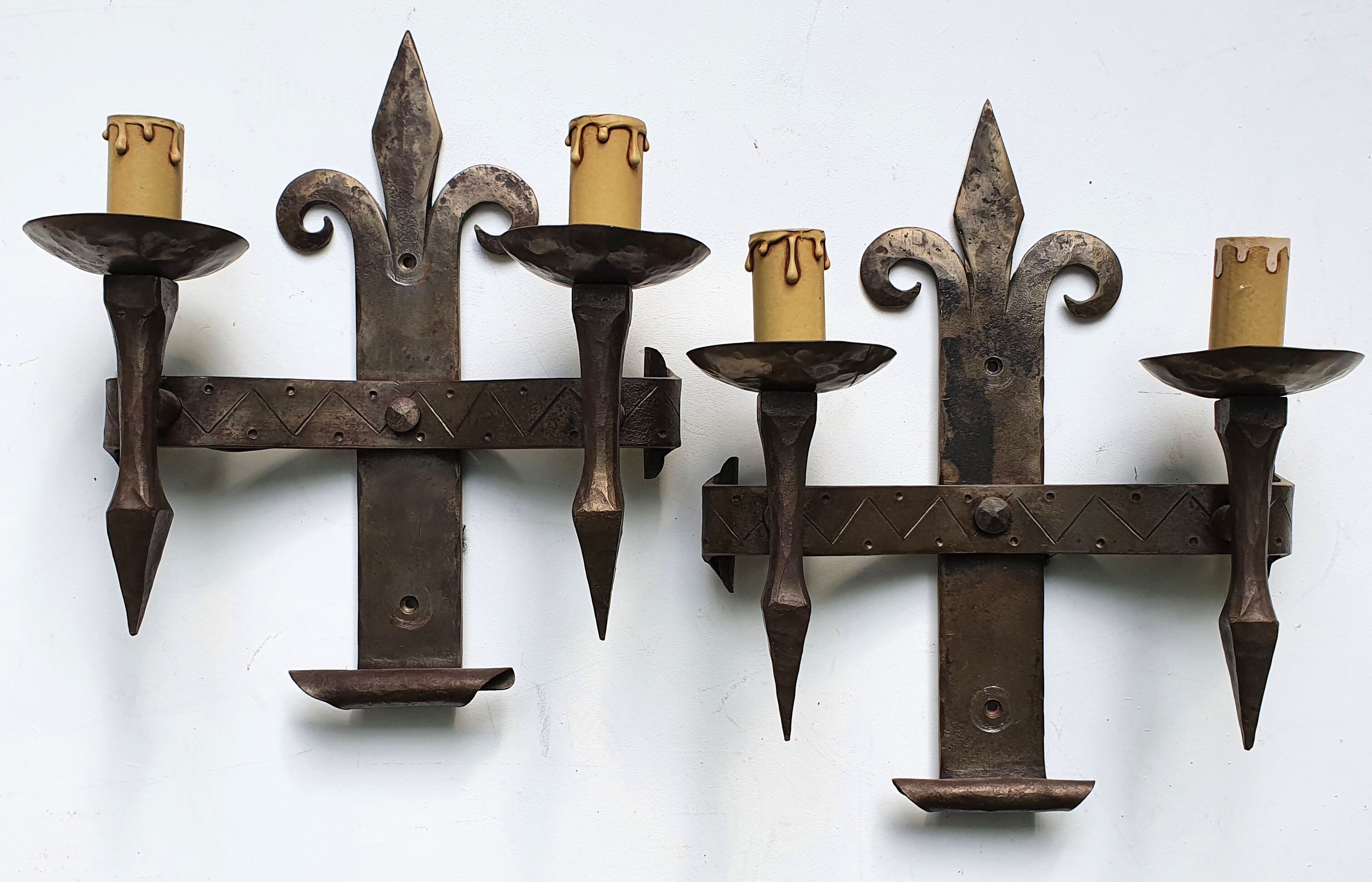 Duo of wrought iron wall lamps Atelier Marolles