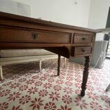 Desk with turned legs