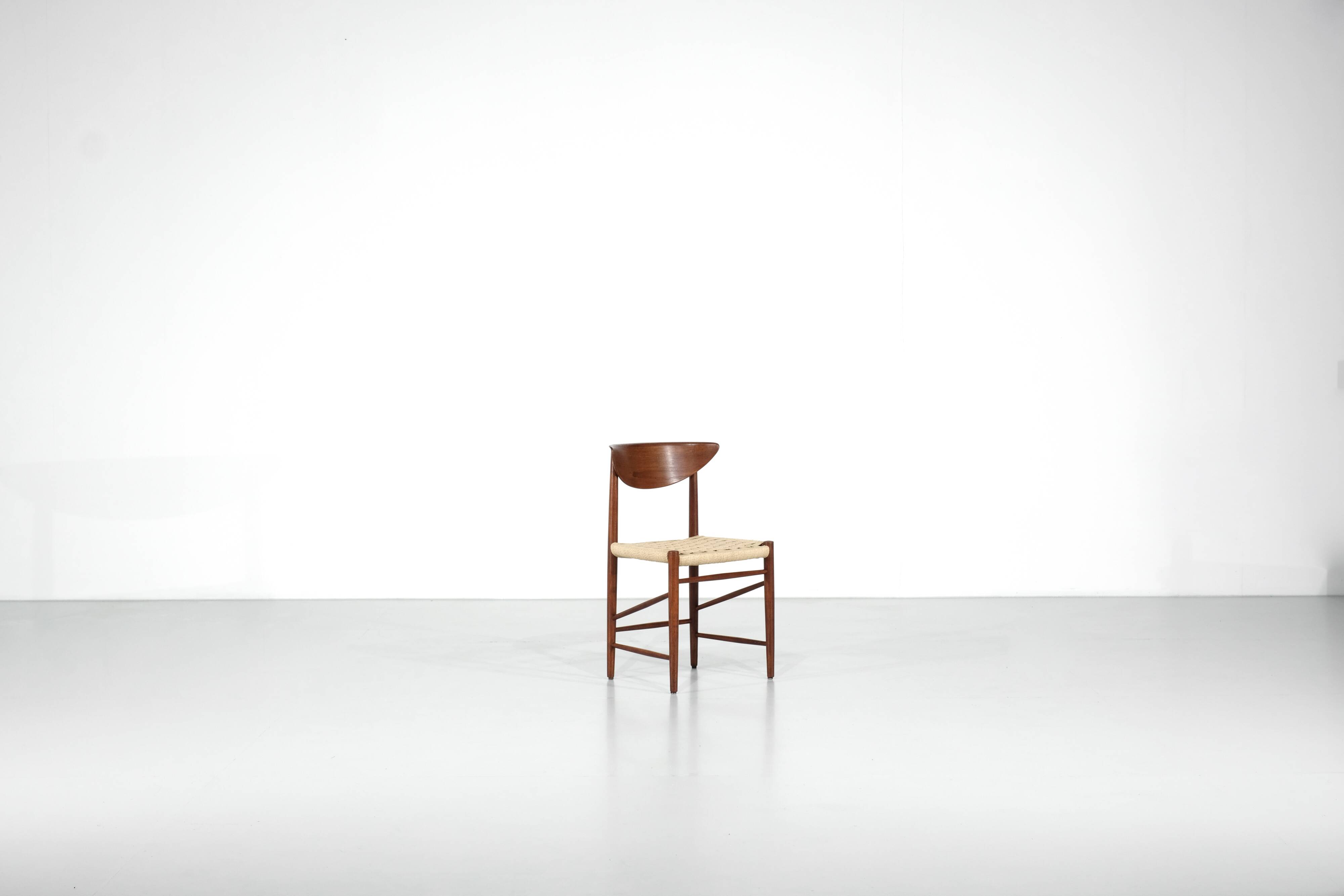 “316” chair by Peter Hvidt & Mölgaard Nielsen for Søborg Møbelfabrik.