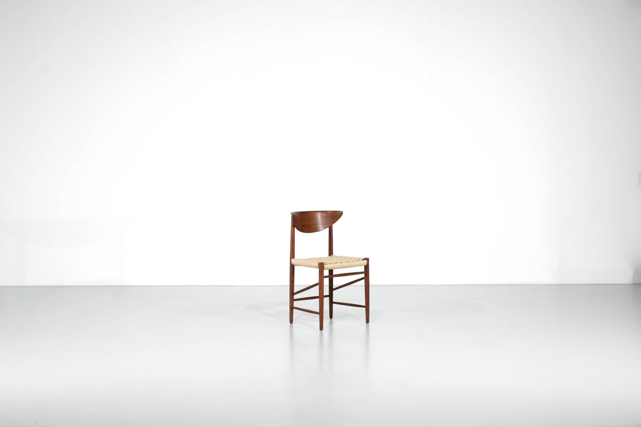 “316” chair by Peter Hvidt & Mölgaard Nielsen for Søborg Møbelfabrik.