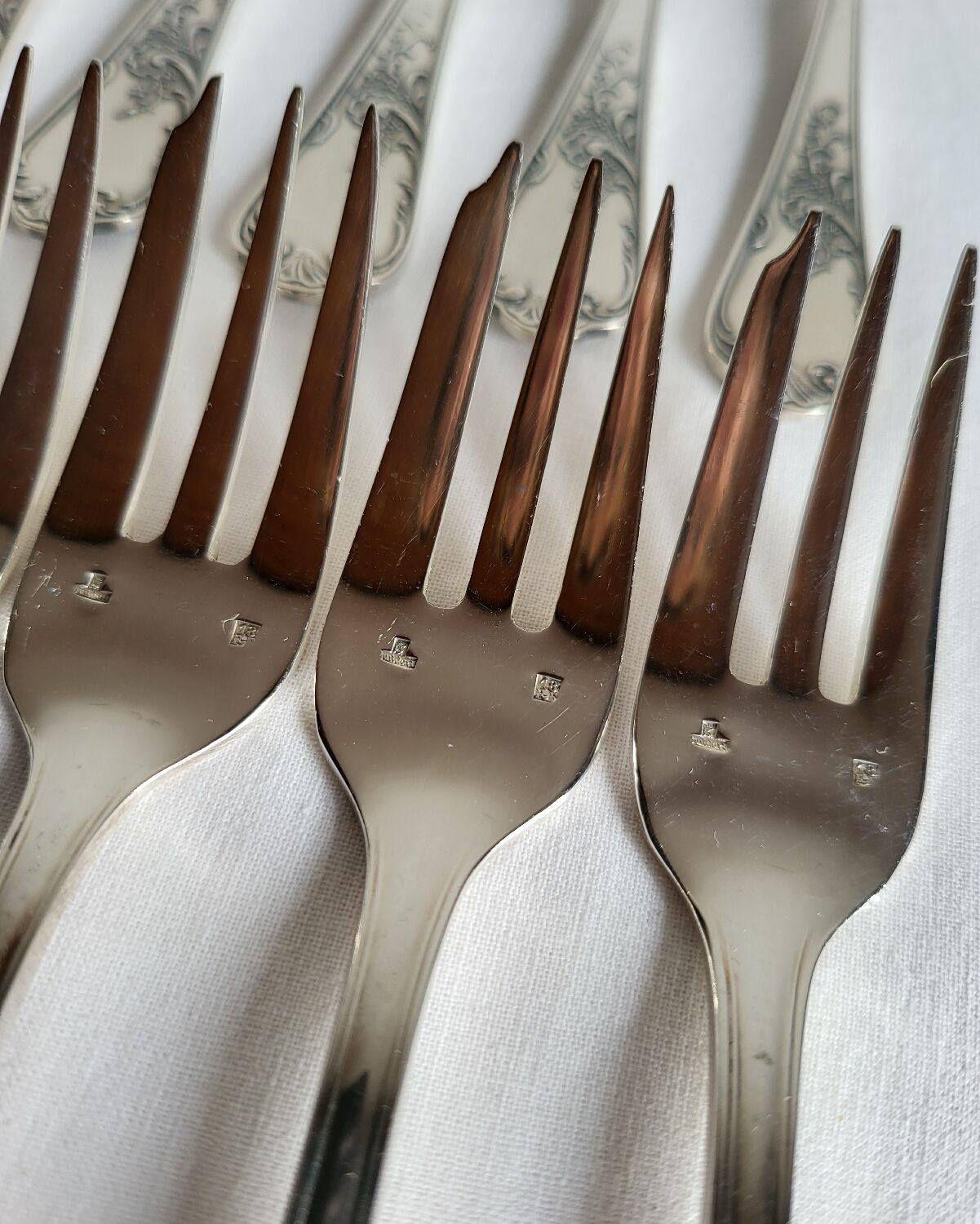 12 silver-plated dessert forks Guildar