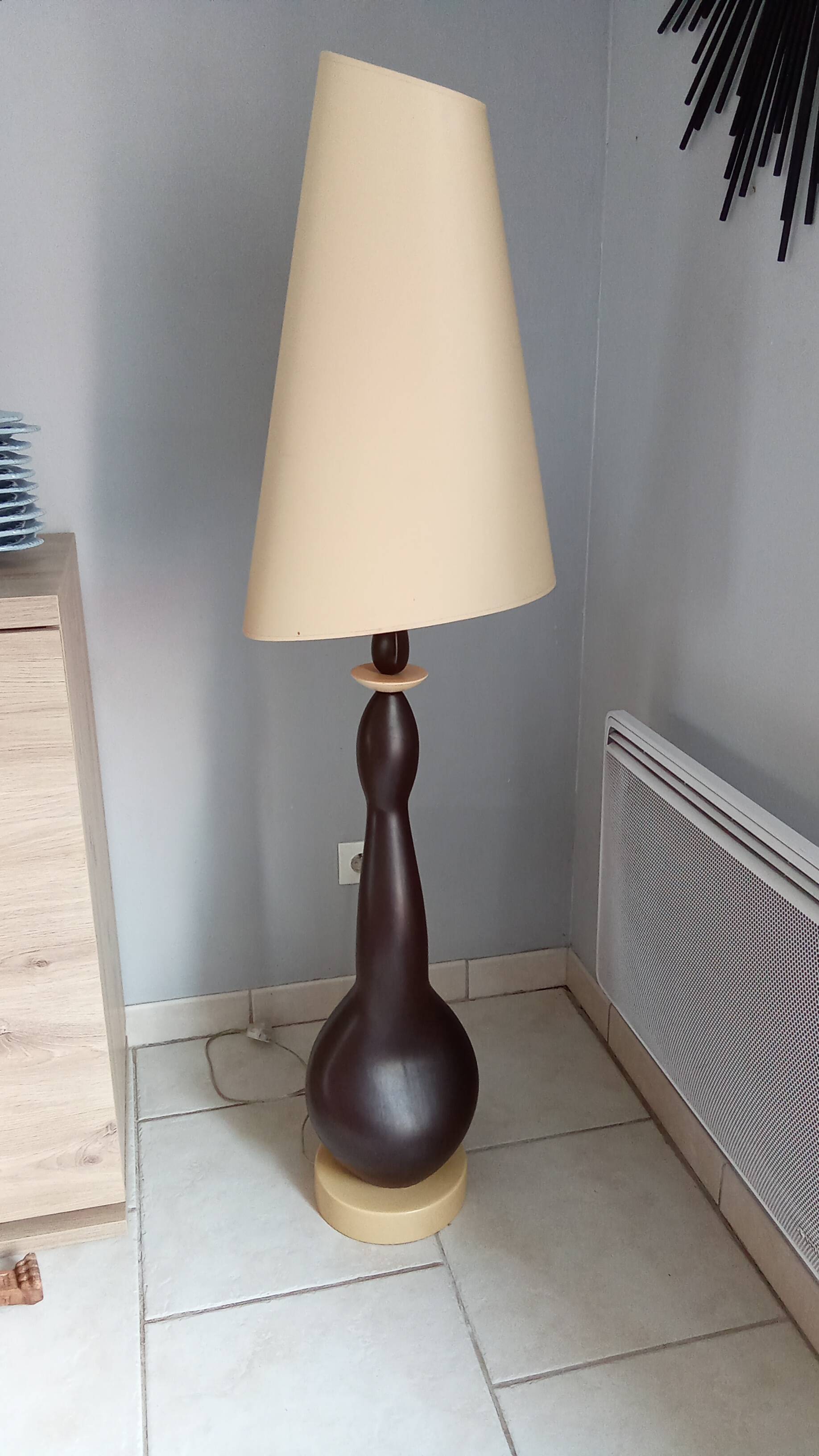 Keria ceramic floor lamp in vintage design