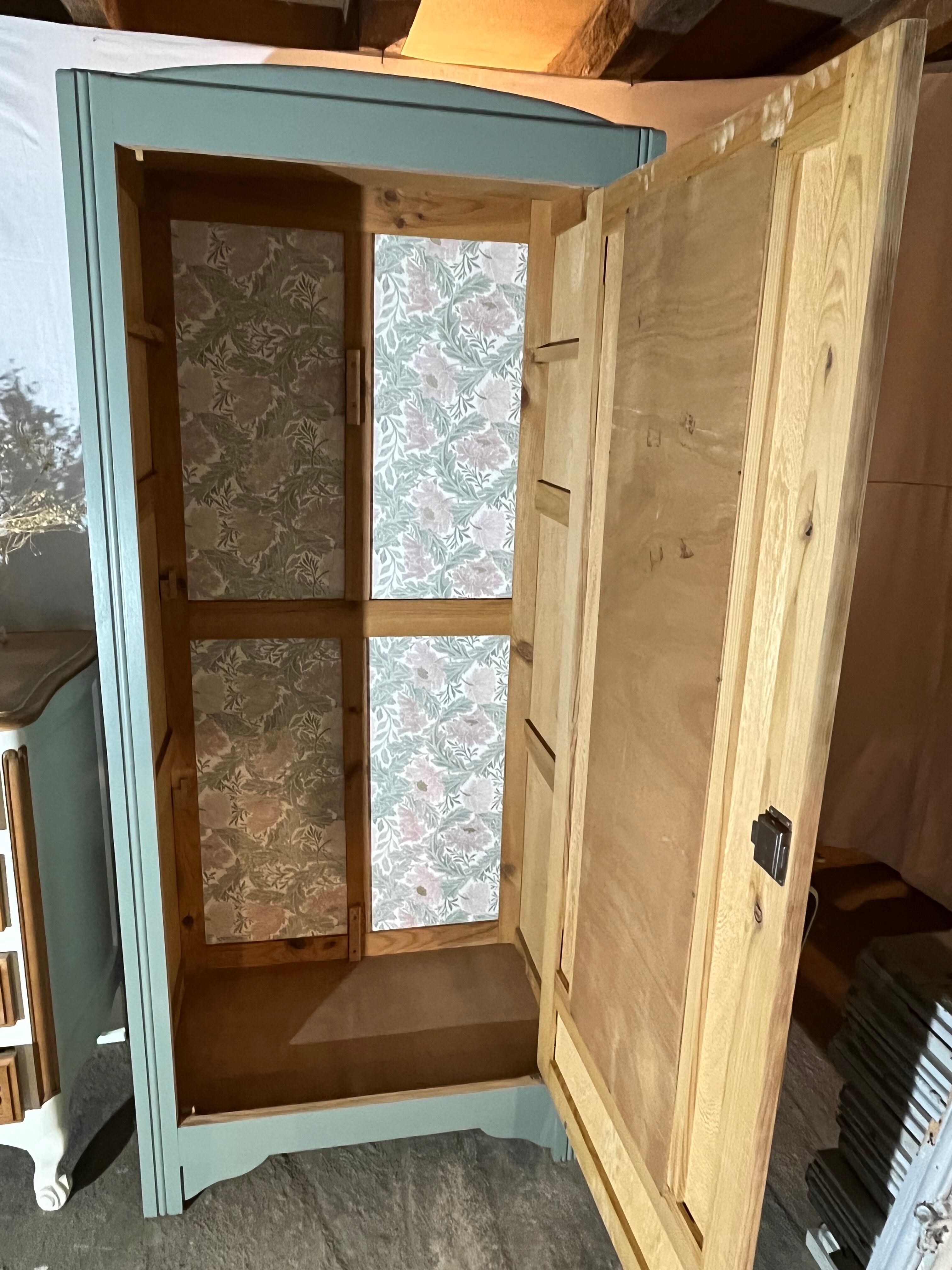 Parisian wardrobe Charlotte