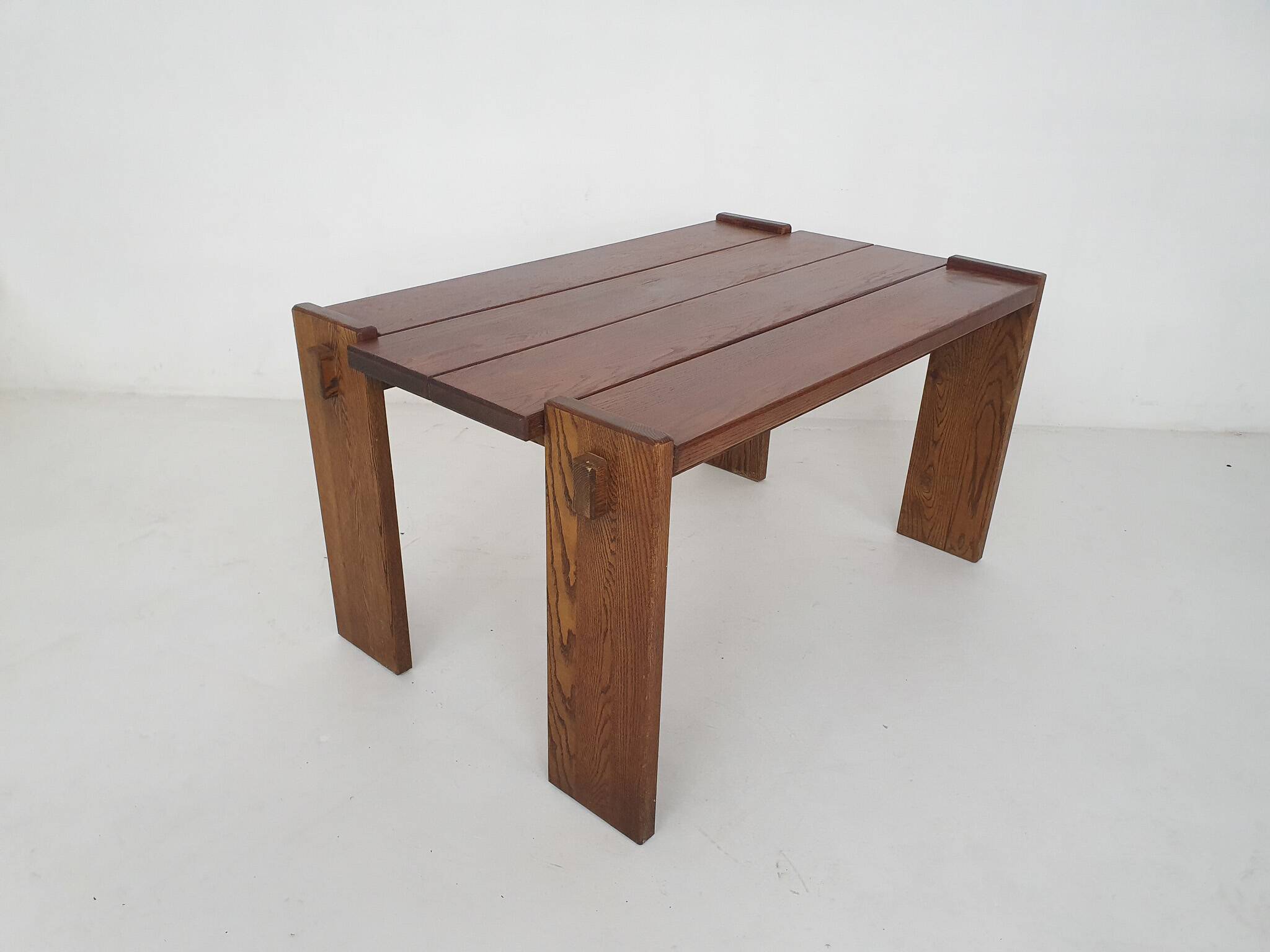 Table de salle à manger en chêne massif, Pays-Bas, années 1970
