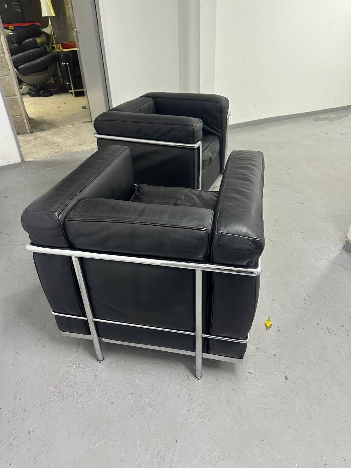Paire de fauteuils LC2 Le Corbusier édition Cassina vintage