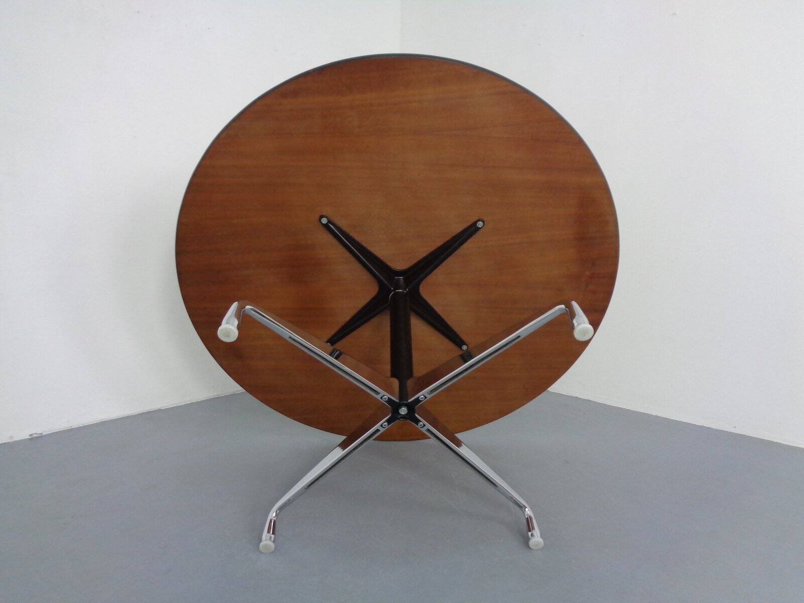 Large Segmented Round Dining Table by Charles & Ray Eames for Herman Miller, 1960s