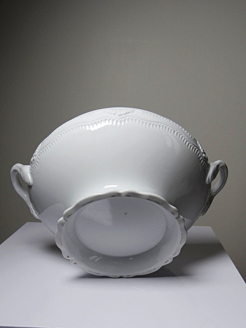 White fine porcelain soup tureen/vegetable dish from Limoges attributed to Barnardaud, vintage.