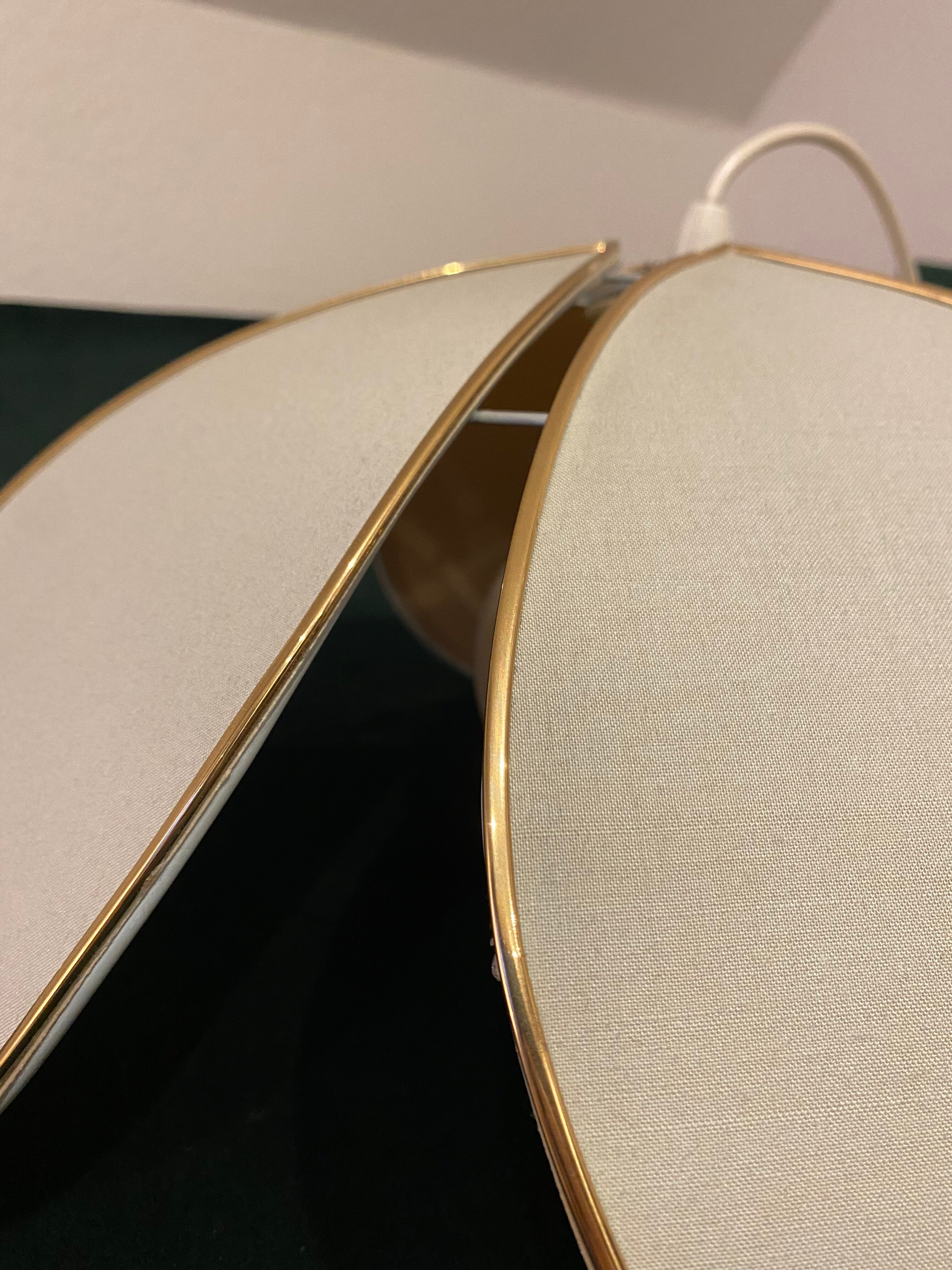 Vintage flower petal suspension