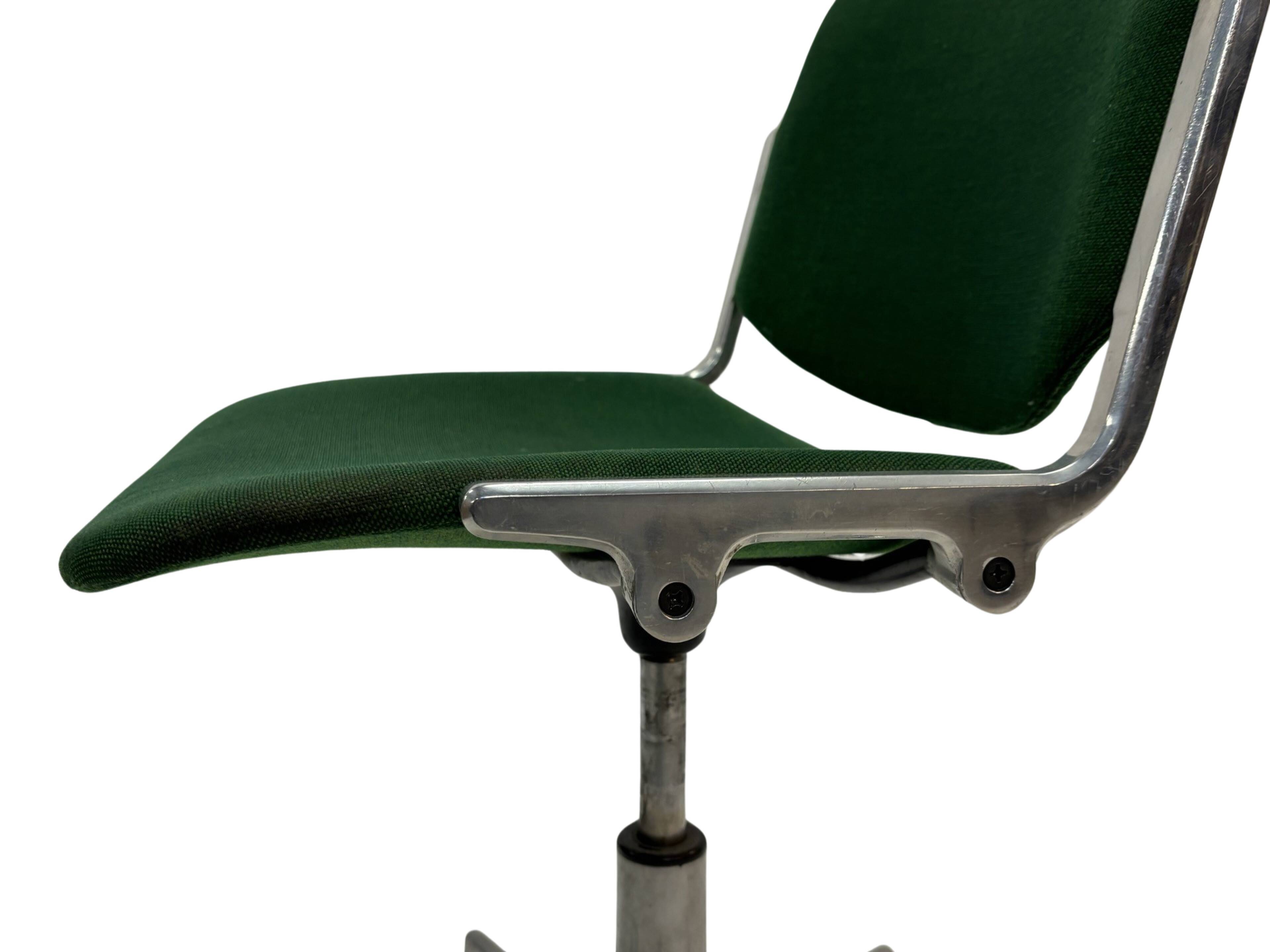 Vintage DSC 106 office chair by Giancarlo Piretti for Castelli, 1960s
