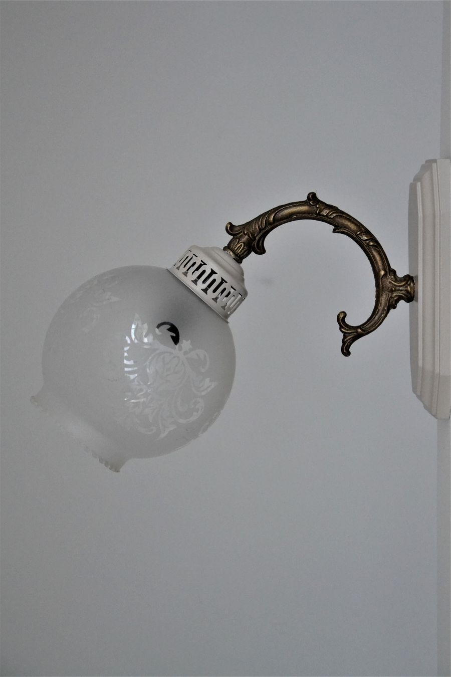 Set of 2 wall sconces