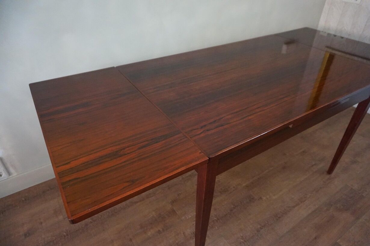 Rosewood extendable dining table, extended 189cm