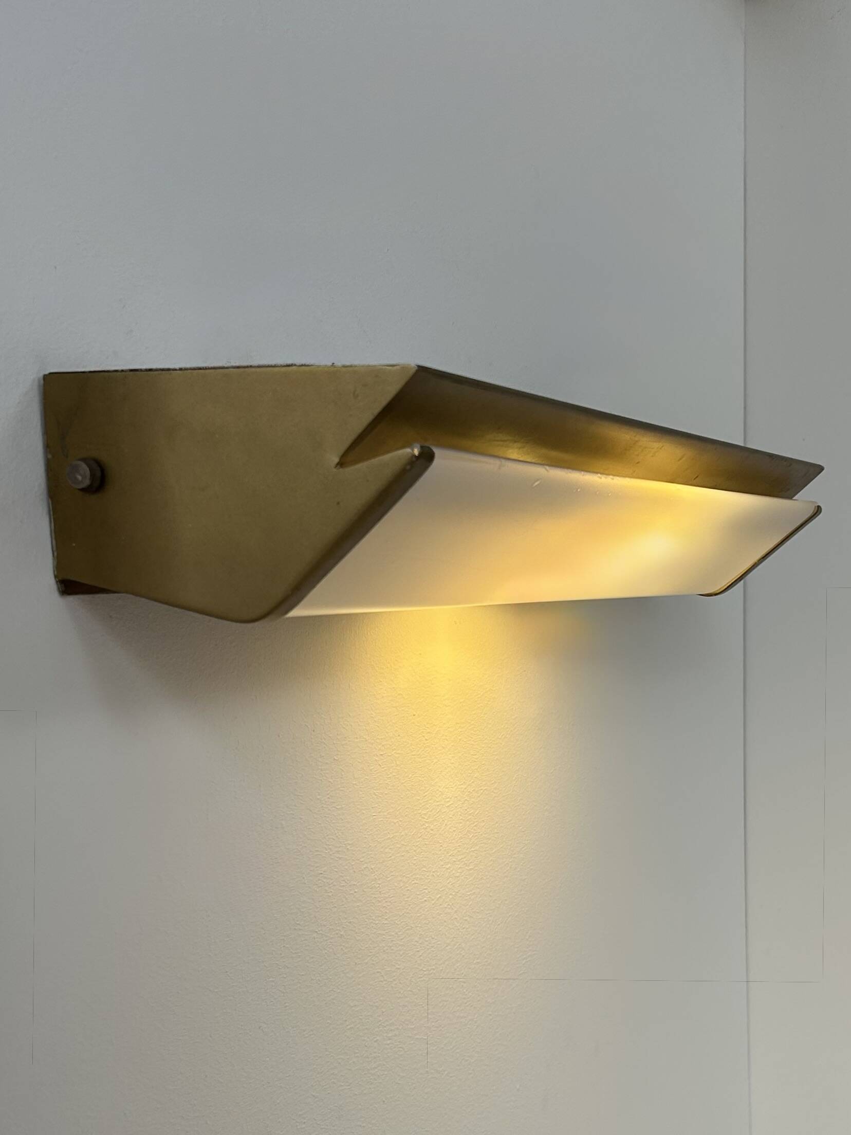 Vintage XL wall light, matte gold metal and perspex, France, 1960.