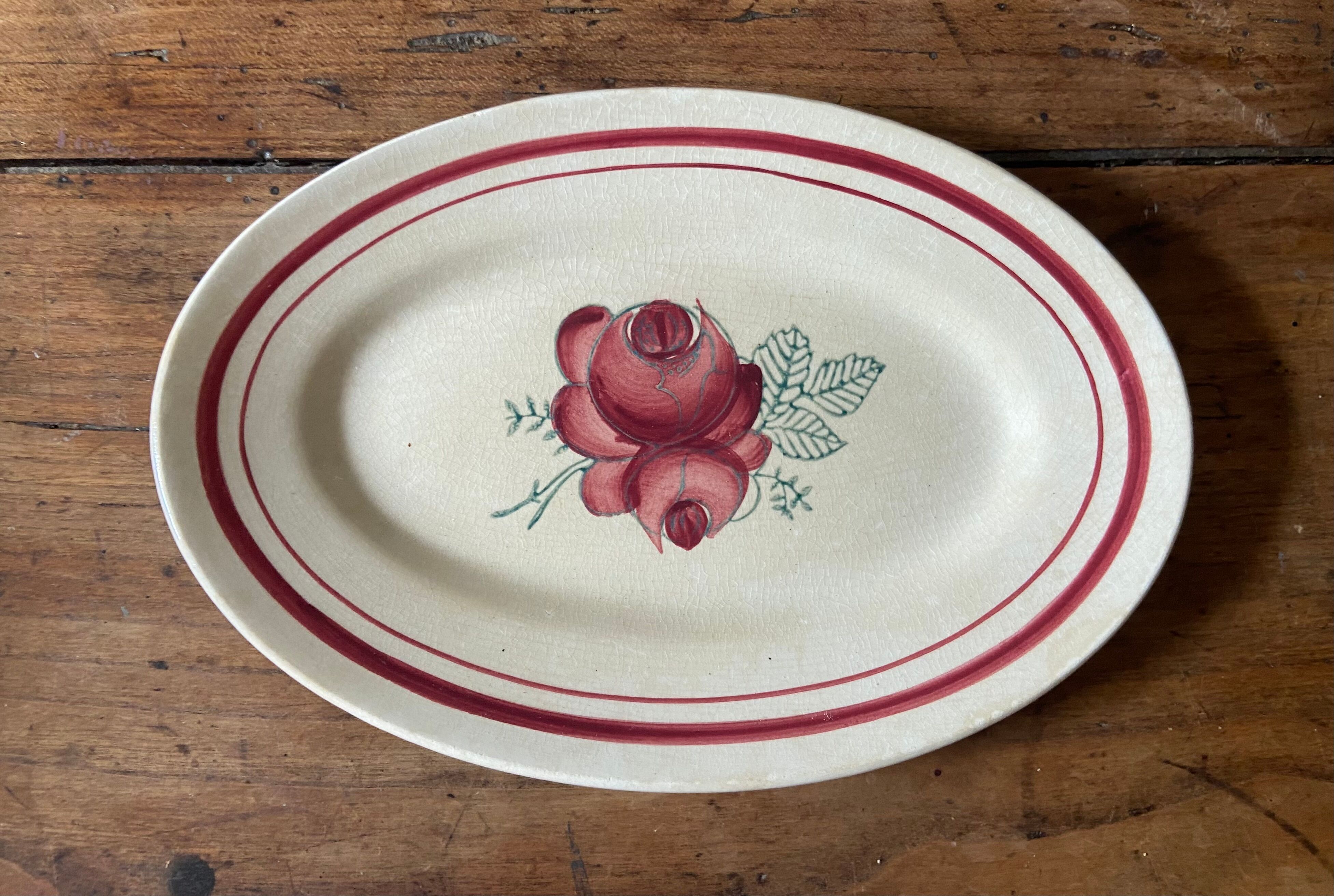 Gien earthenware dish, Bellegarde model, hand-painted