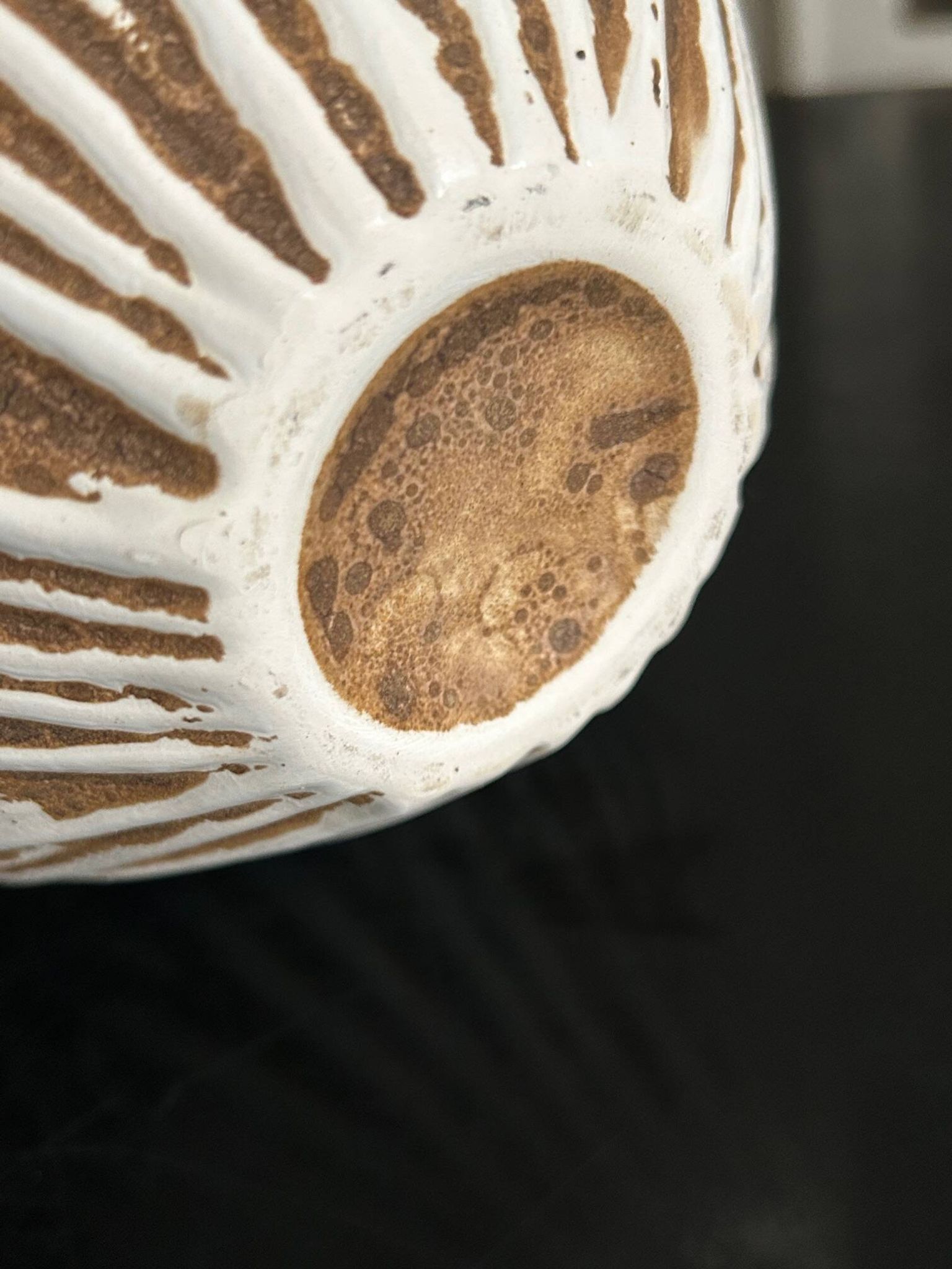 vase en céramique striée 1970