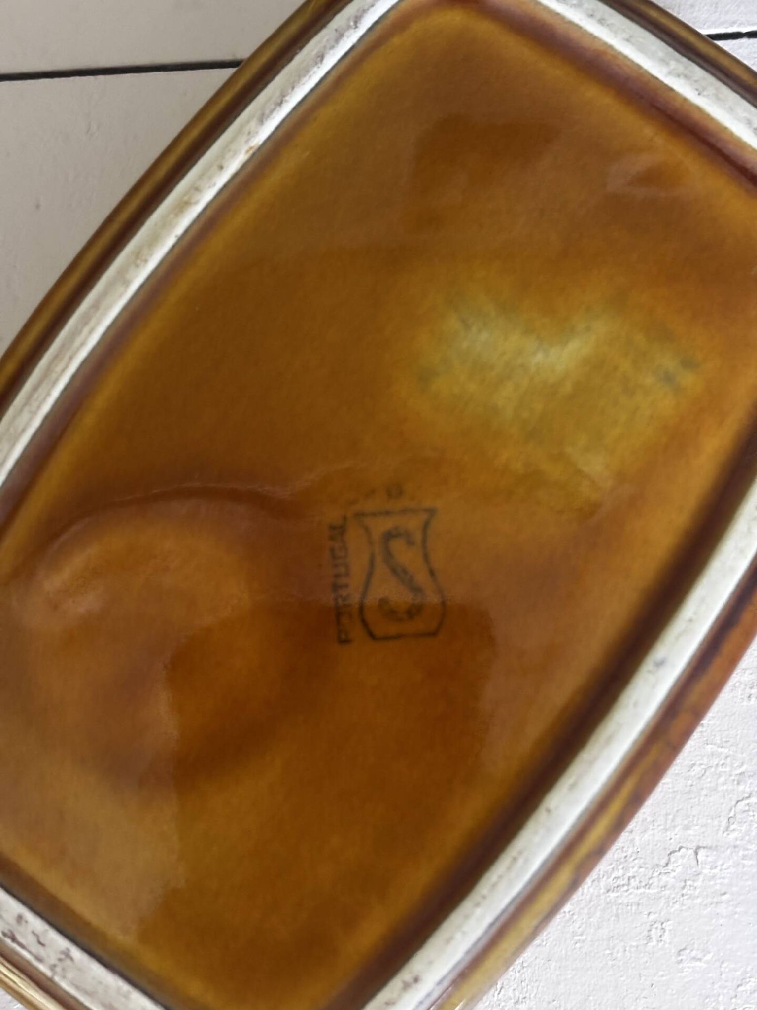 Vintage Portuguese faience butter dish with wood effect, Secla.