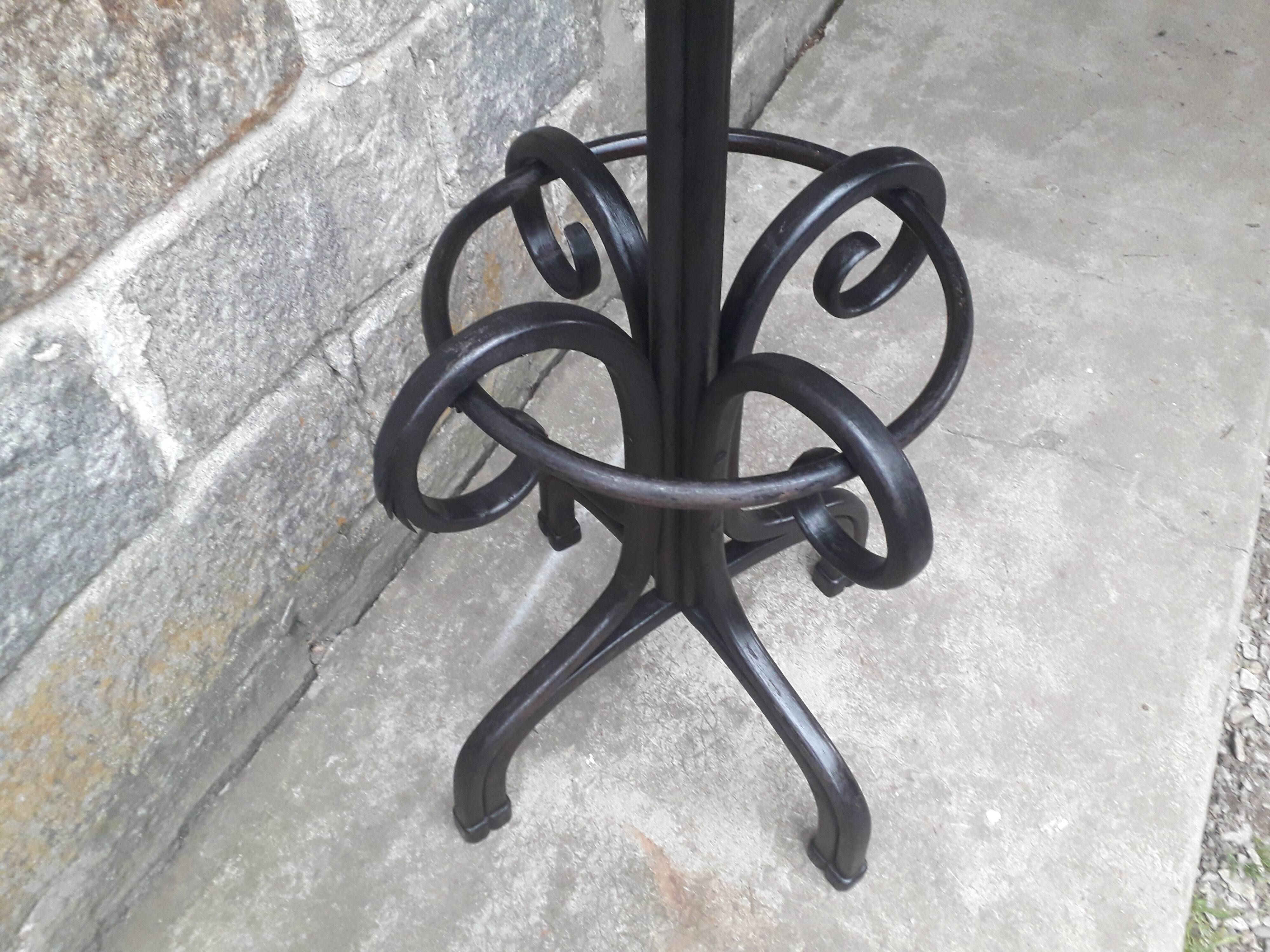 Parrot coat rack