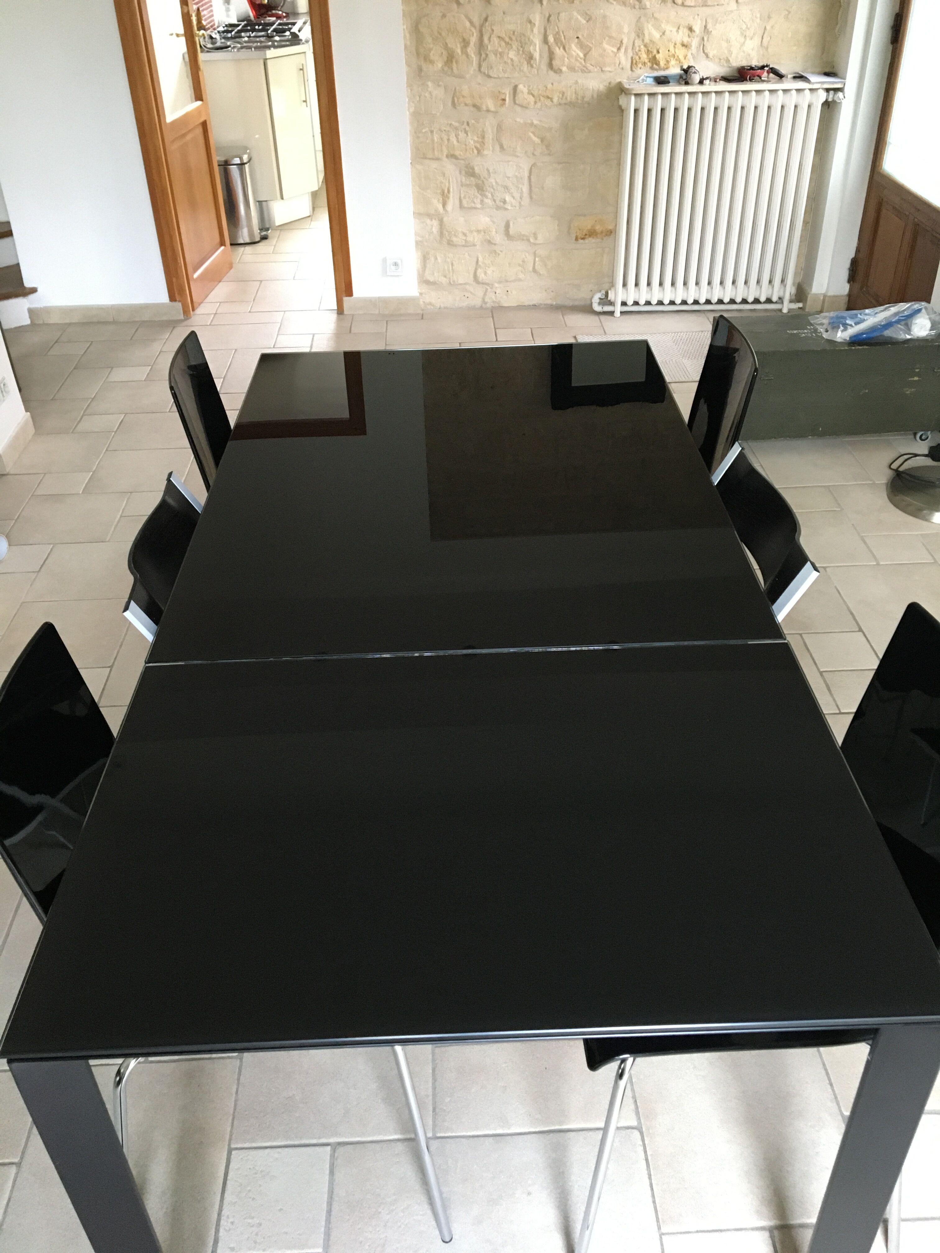 Stretch table in tempered glass HABITAT model Rio