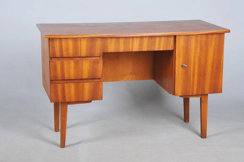 Mid-Century Modern Writing Desk in Mahogany Veneer, Czech, 1950