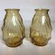 Paire de petits vases jaune verre moulé
