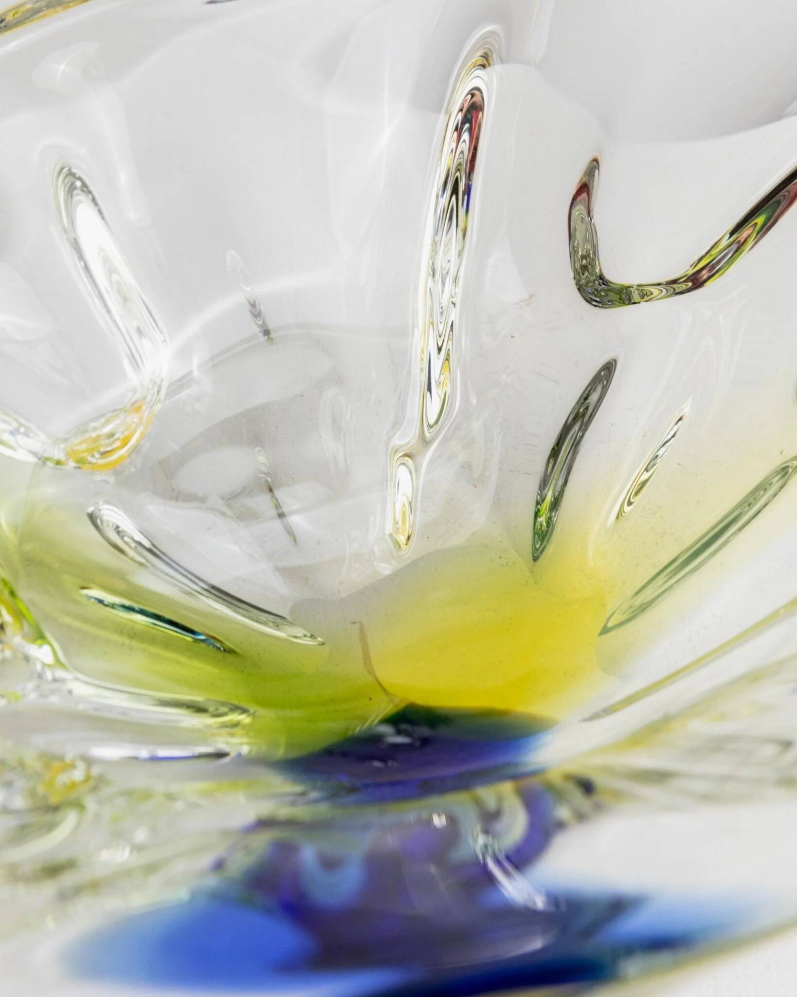 Large Murano Glass Bowl in Clear with Blue & Yellow Swirls – Oval Vintage Italian Design (1970s)